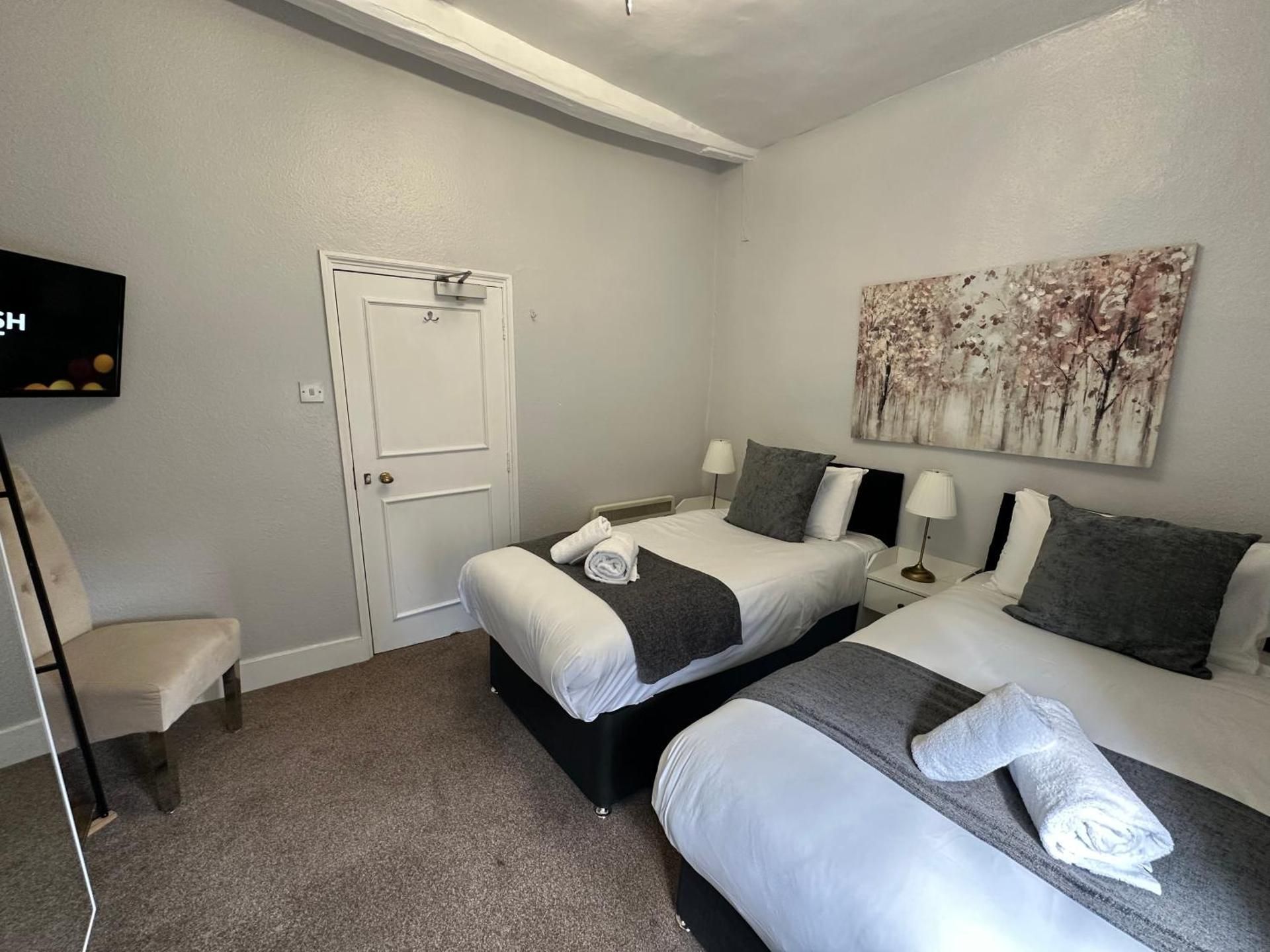 Twin Room with Private Bathroom