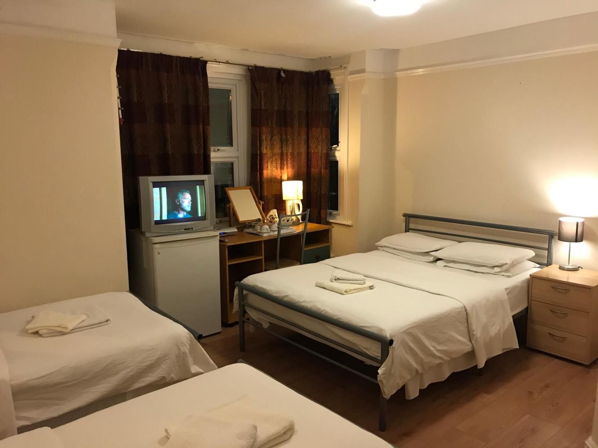 Quadruple Room with Private Bathroom