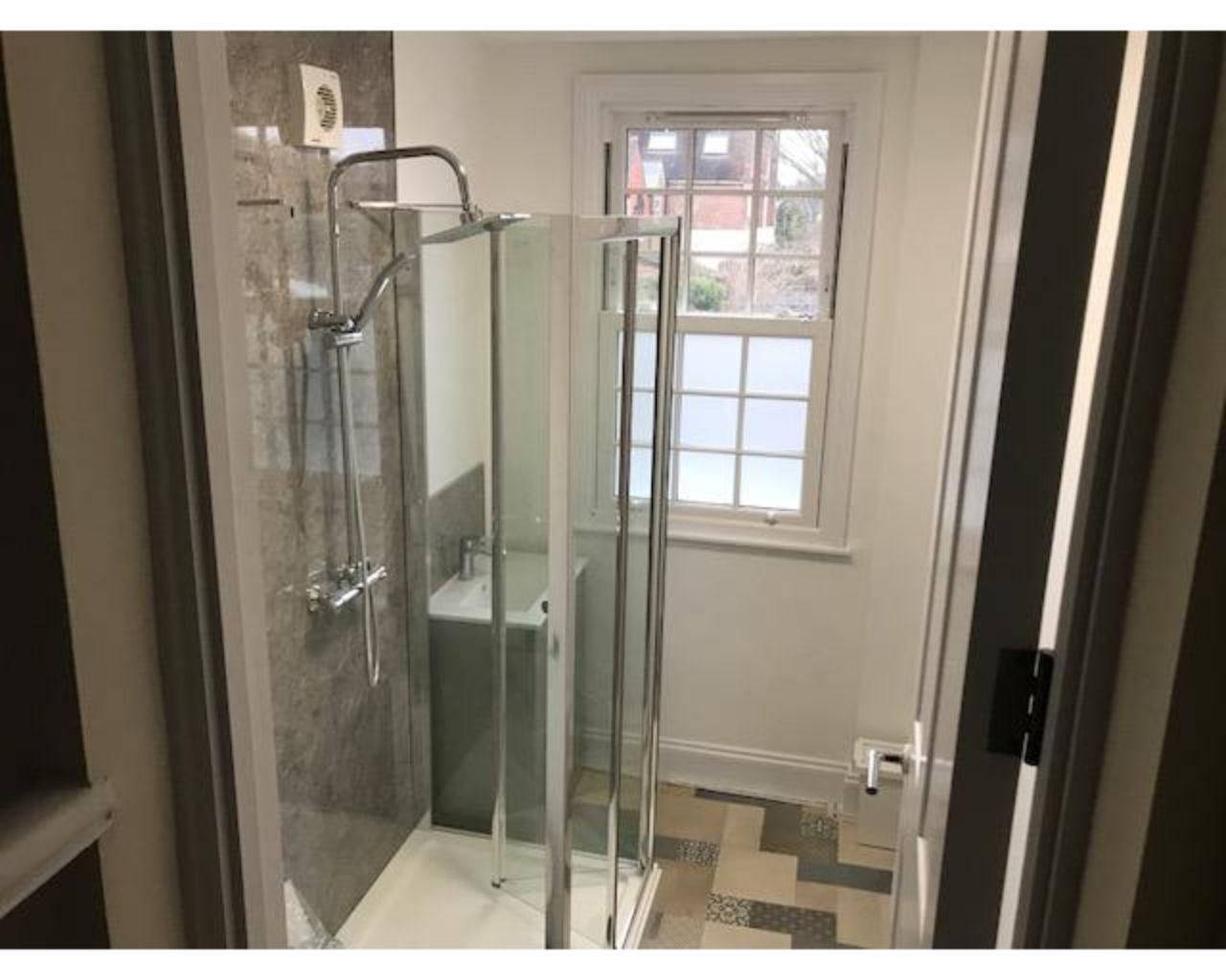 Single room-Superior-Ensuite with Shower-(Small double bed)