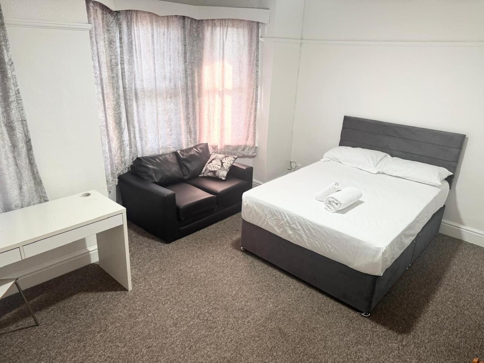 Double Room with Shared Bathroom