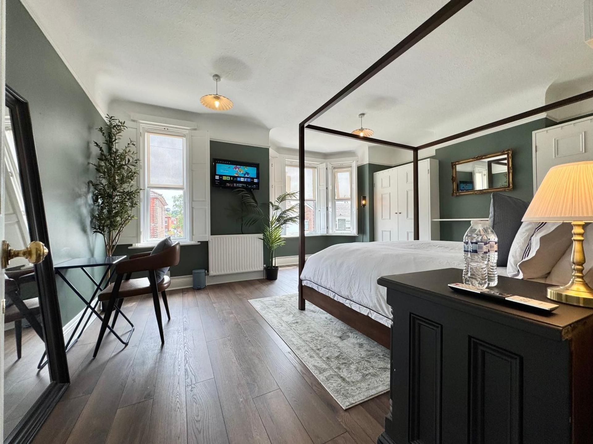 Superior King Room