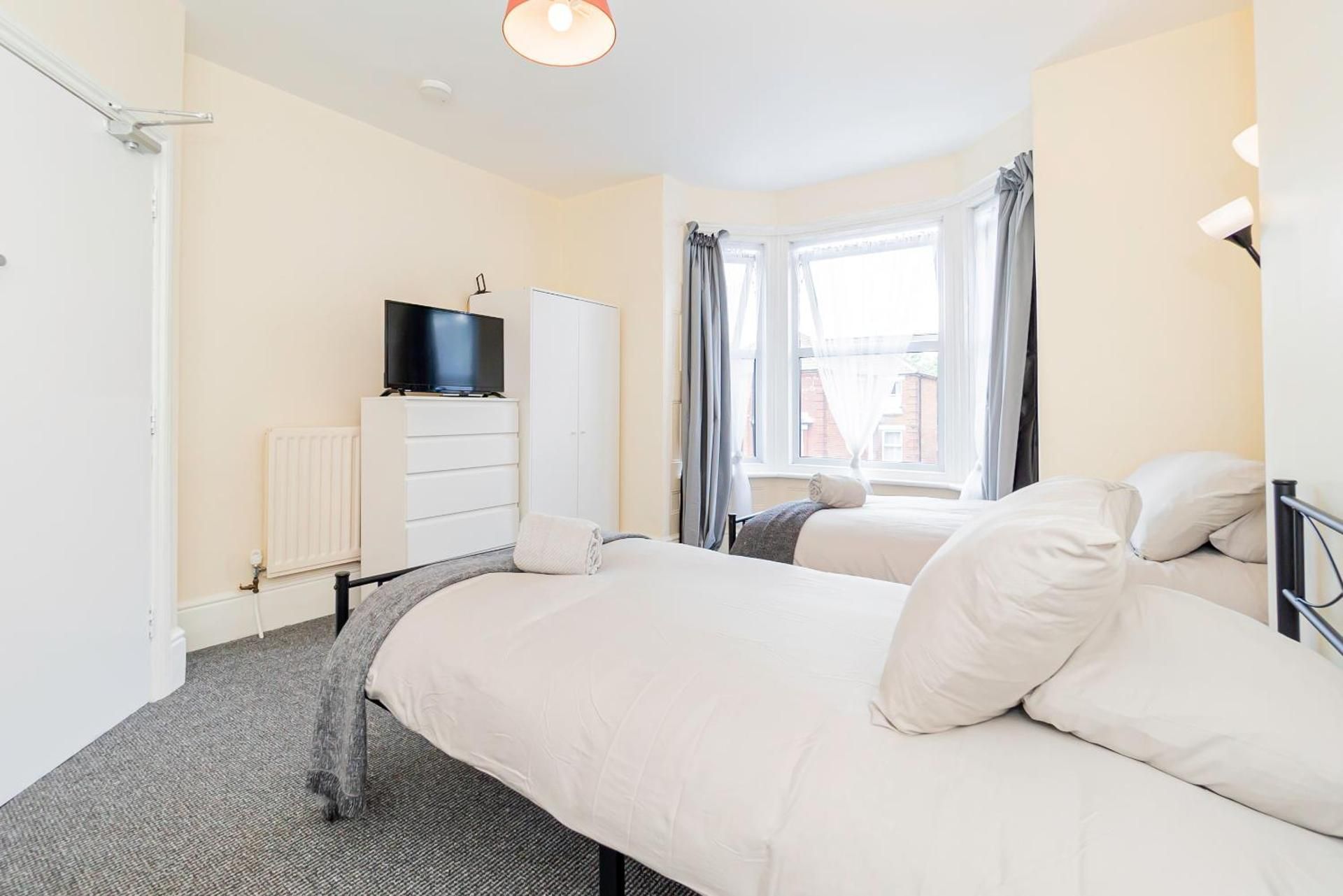 Twin Room with Shared Bathroom