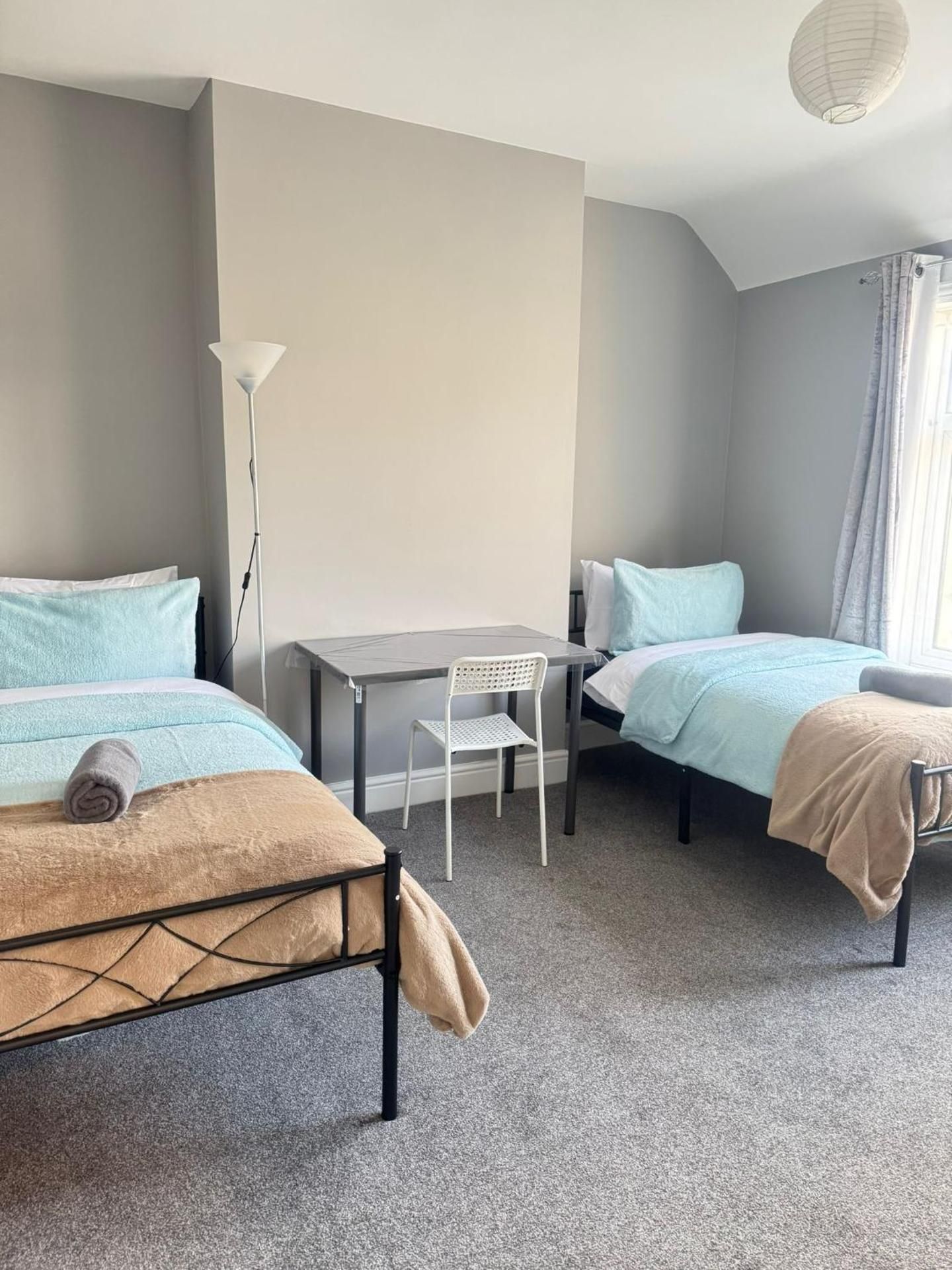Standard Twin Room with Shared Bathroom