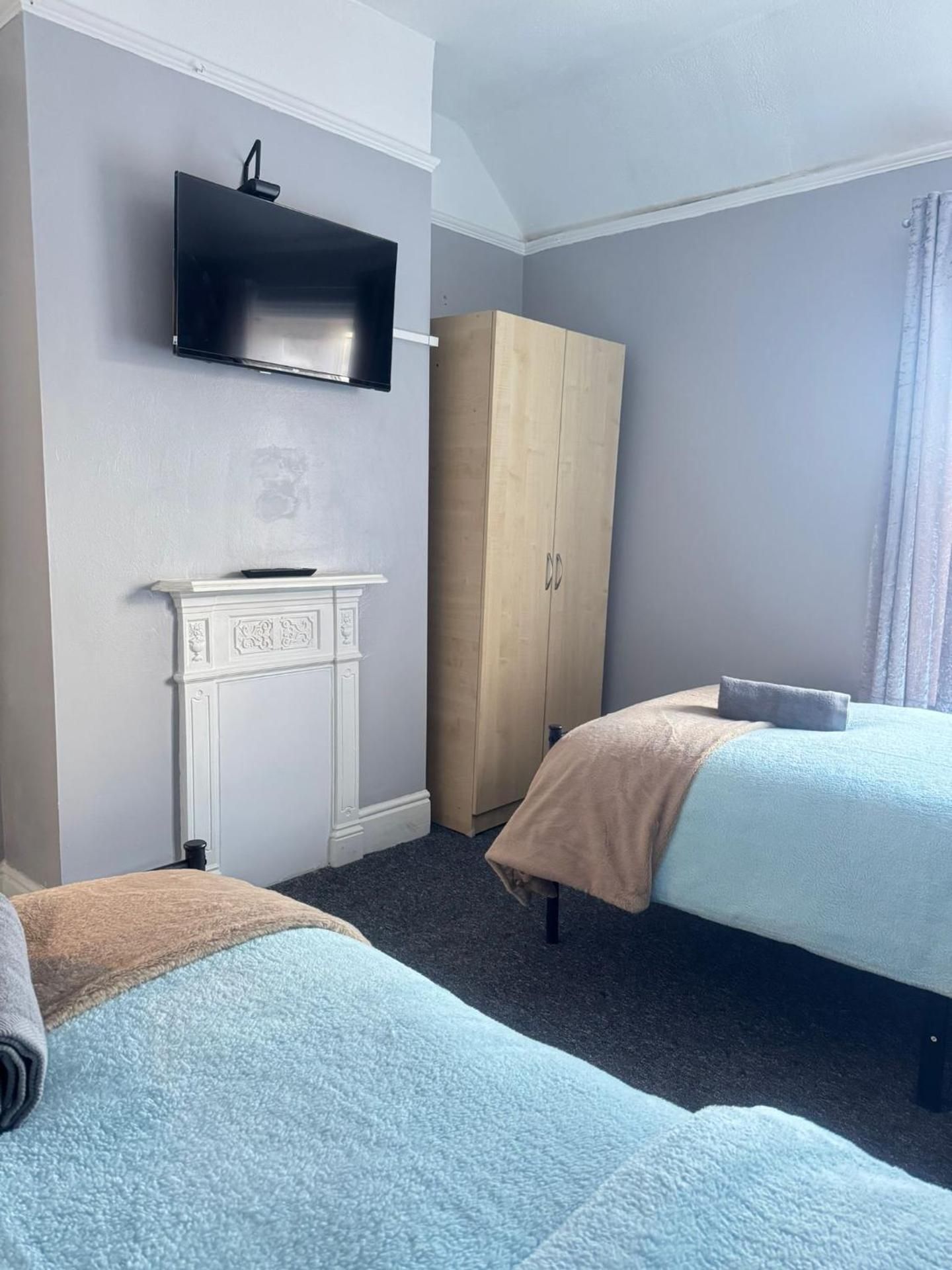 Twin Room with Shared Bathroom