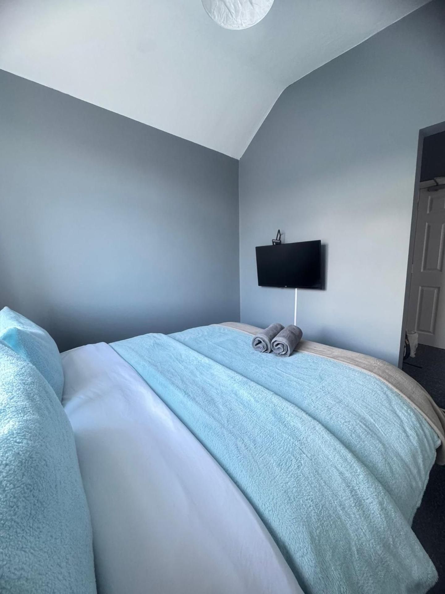 Double Room with Shared Bathroom