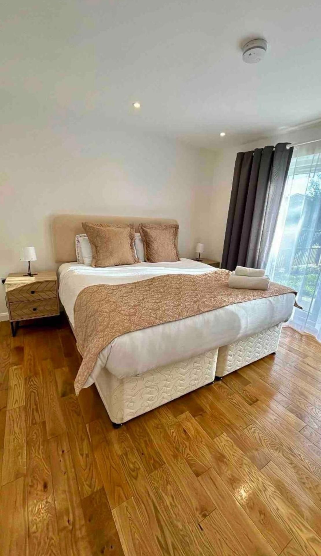 Deluxe Double Room with Shower