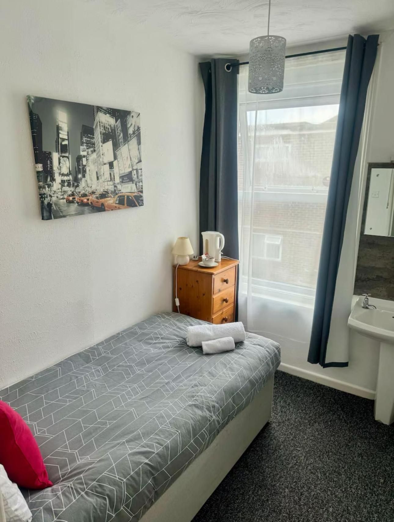 Single Room with Shared Bathroom