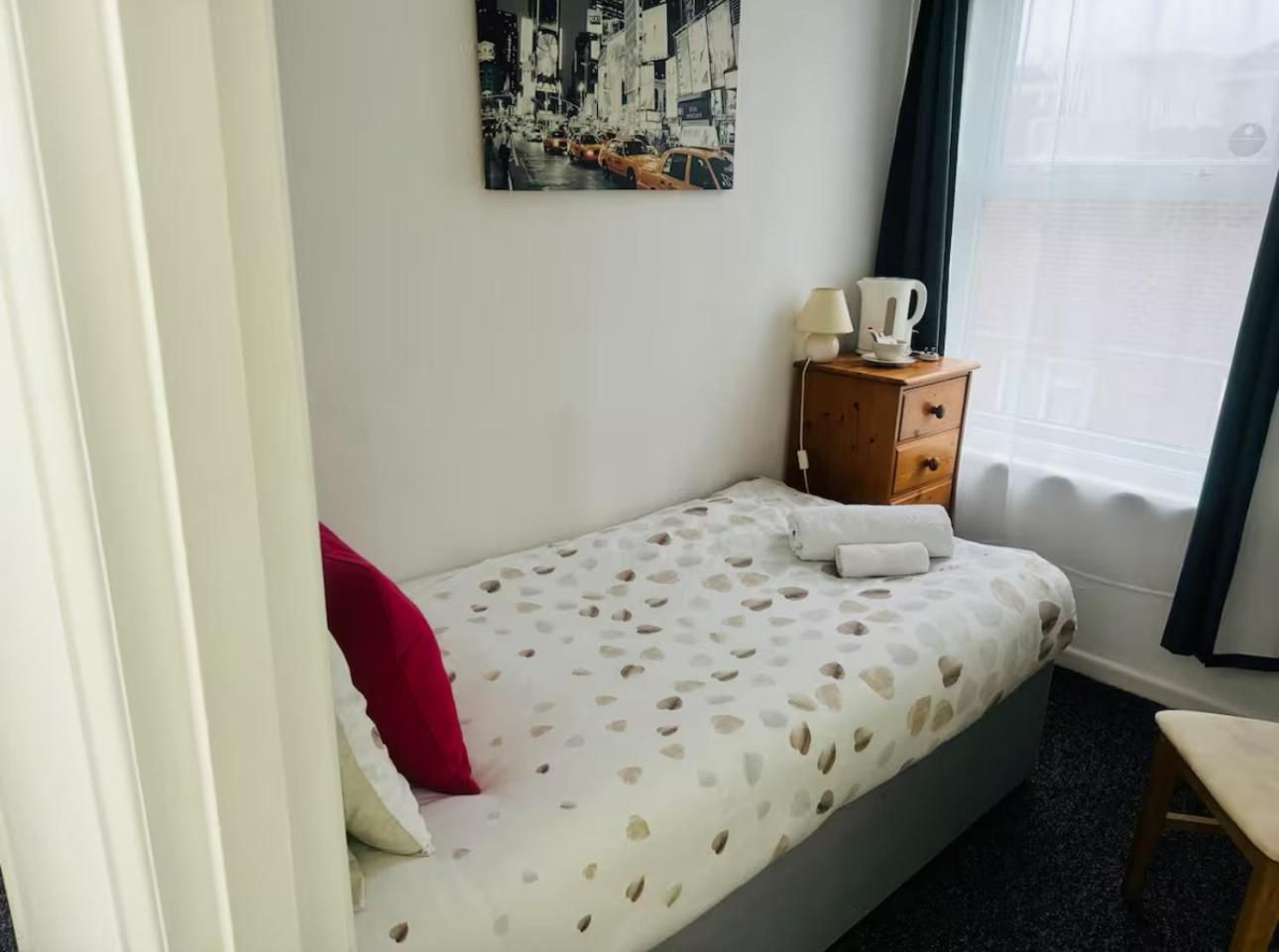 Single Room with Shared Bathroom