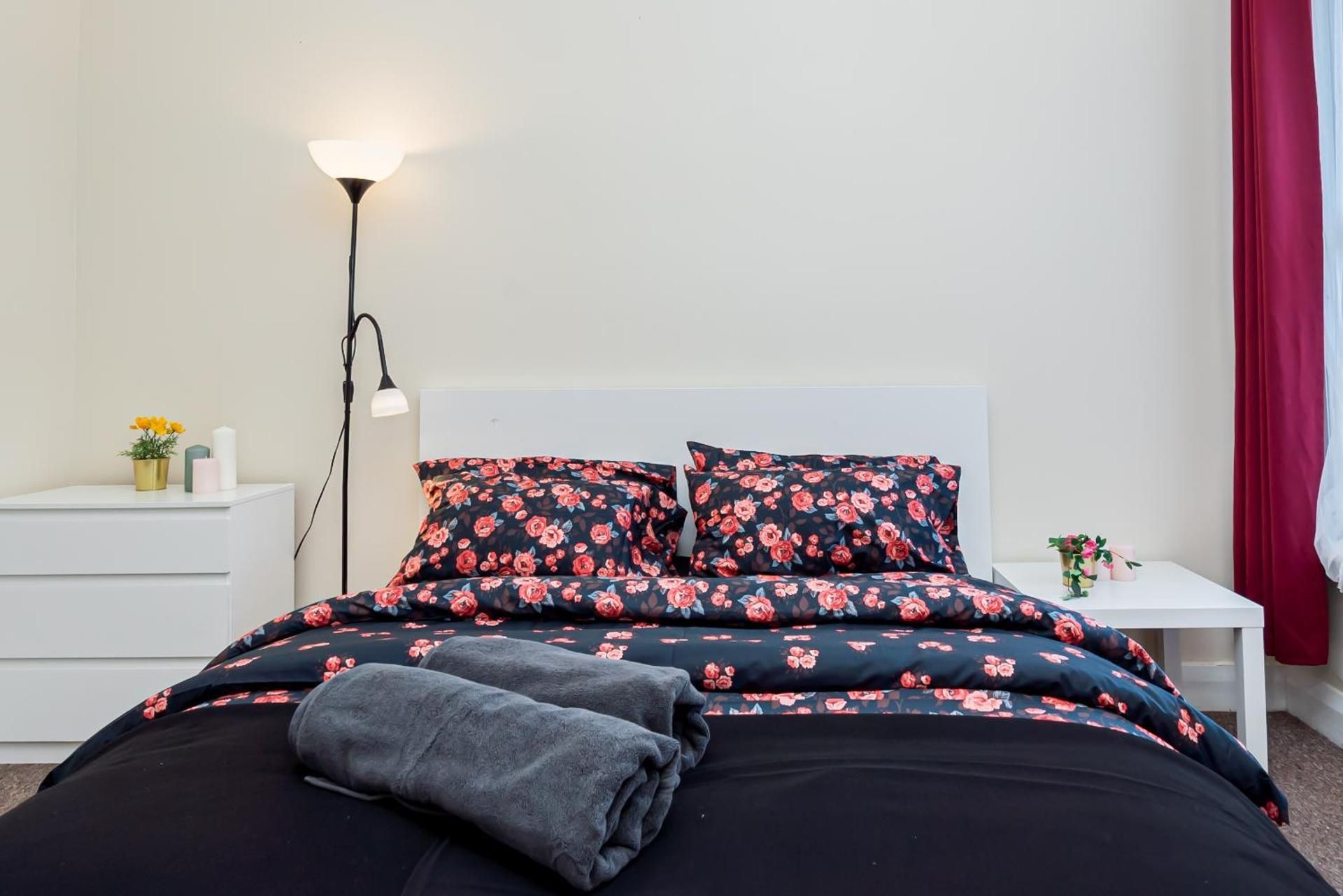 Twin Room with Shared Bathroom