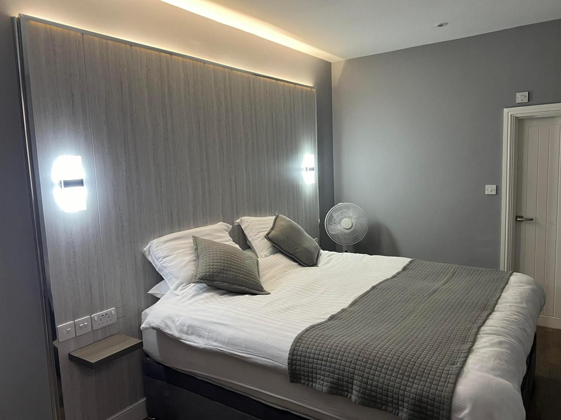 Double Room with Private Bathroom