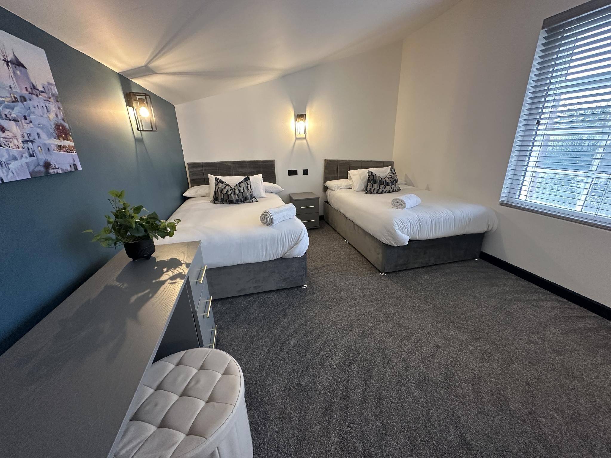 Apartment-Ensuite-Apt 14 (1-10 Guests)