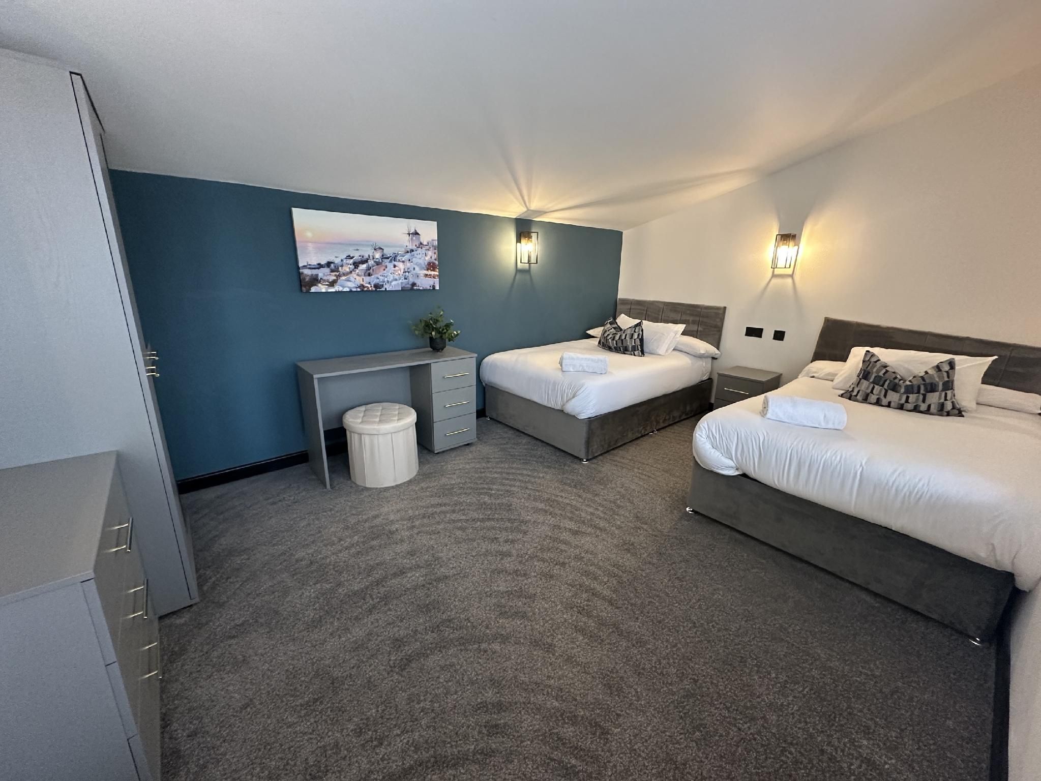 Apartment-Ensuite-Apt 14 (1-10 Guests)