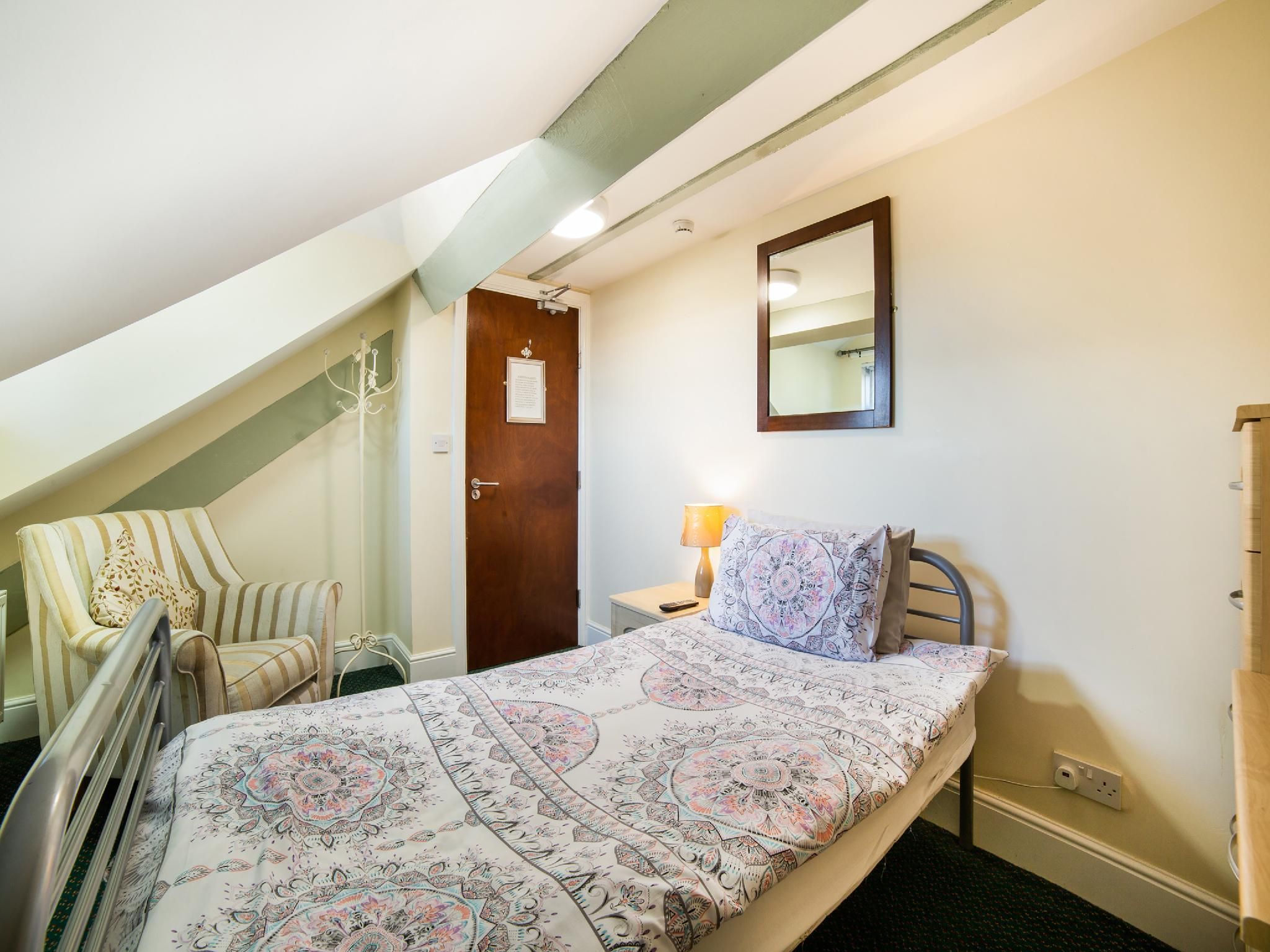 Standard Single with Shared Bathroom