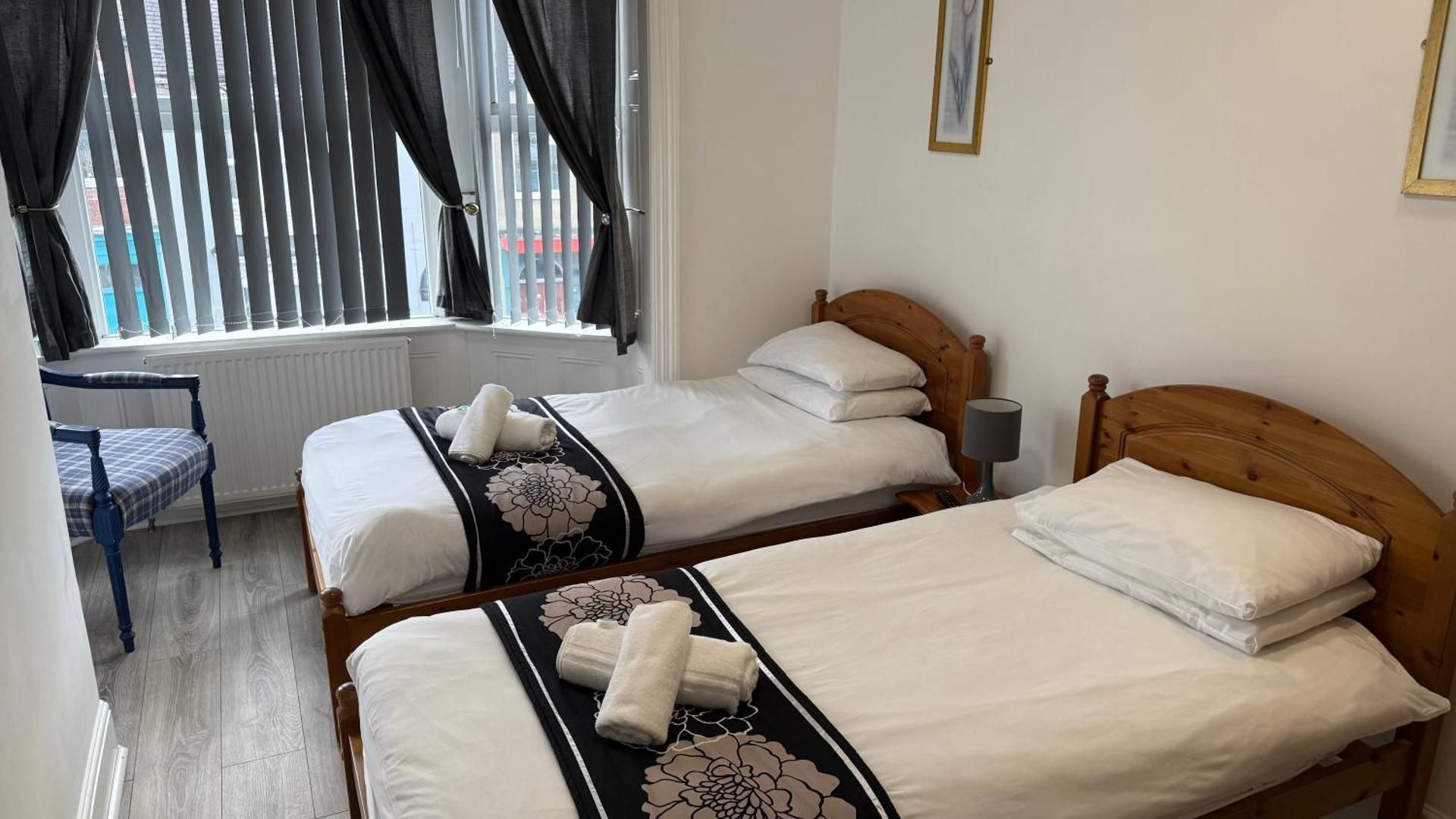 Standard Twin Room with Shared Bathroom