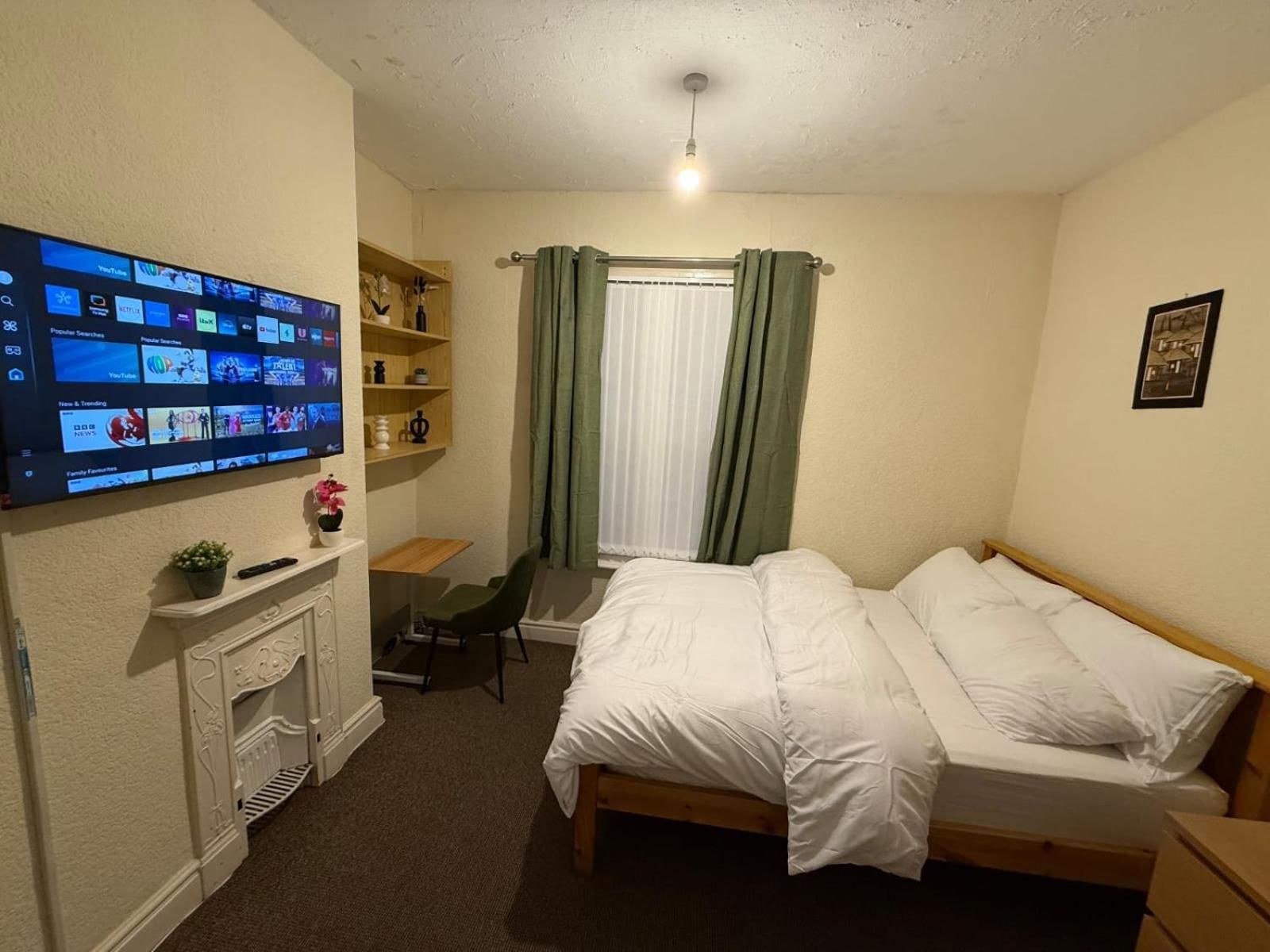 Three-Bedroom Holiday Home 