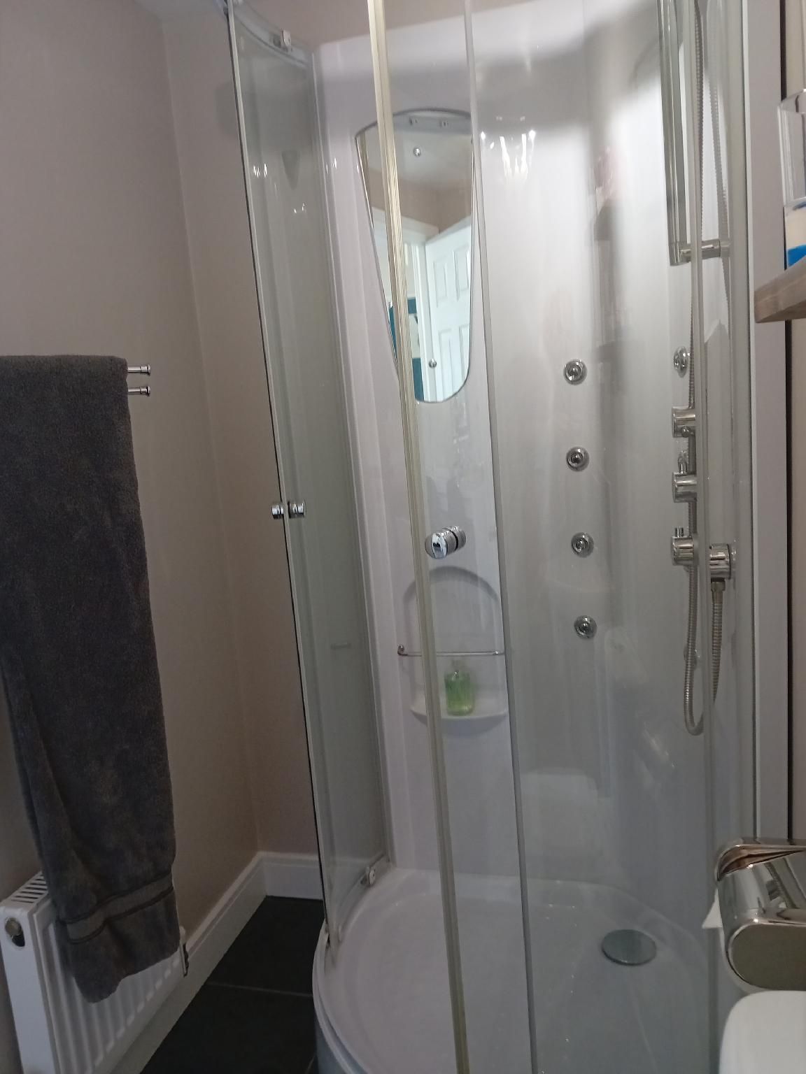 double room-ensuite with shower