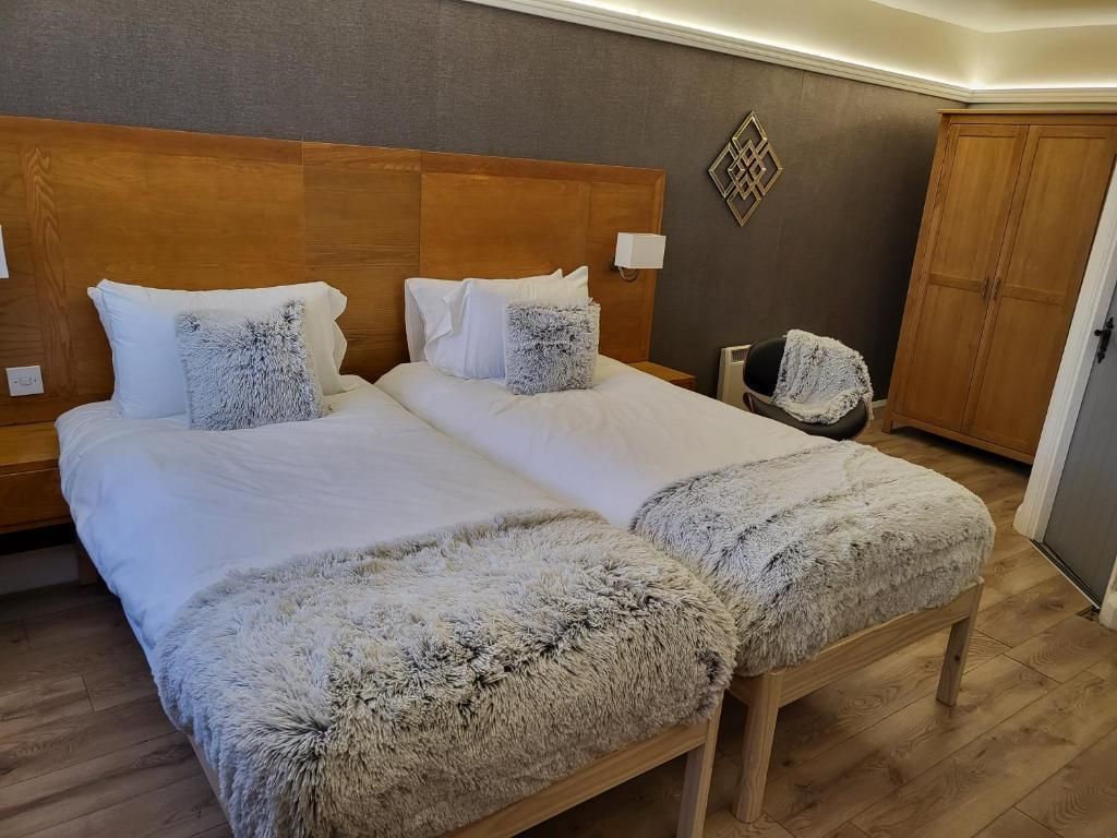 Three Horseshoes, Bubbenhall Twin room-Luxury-Private Bathroom 2