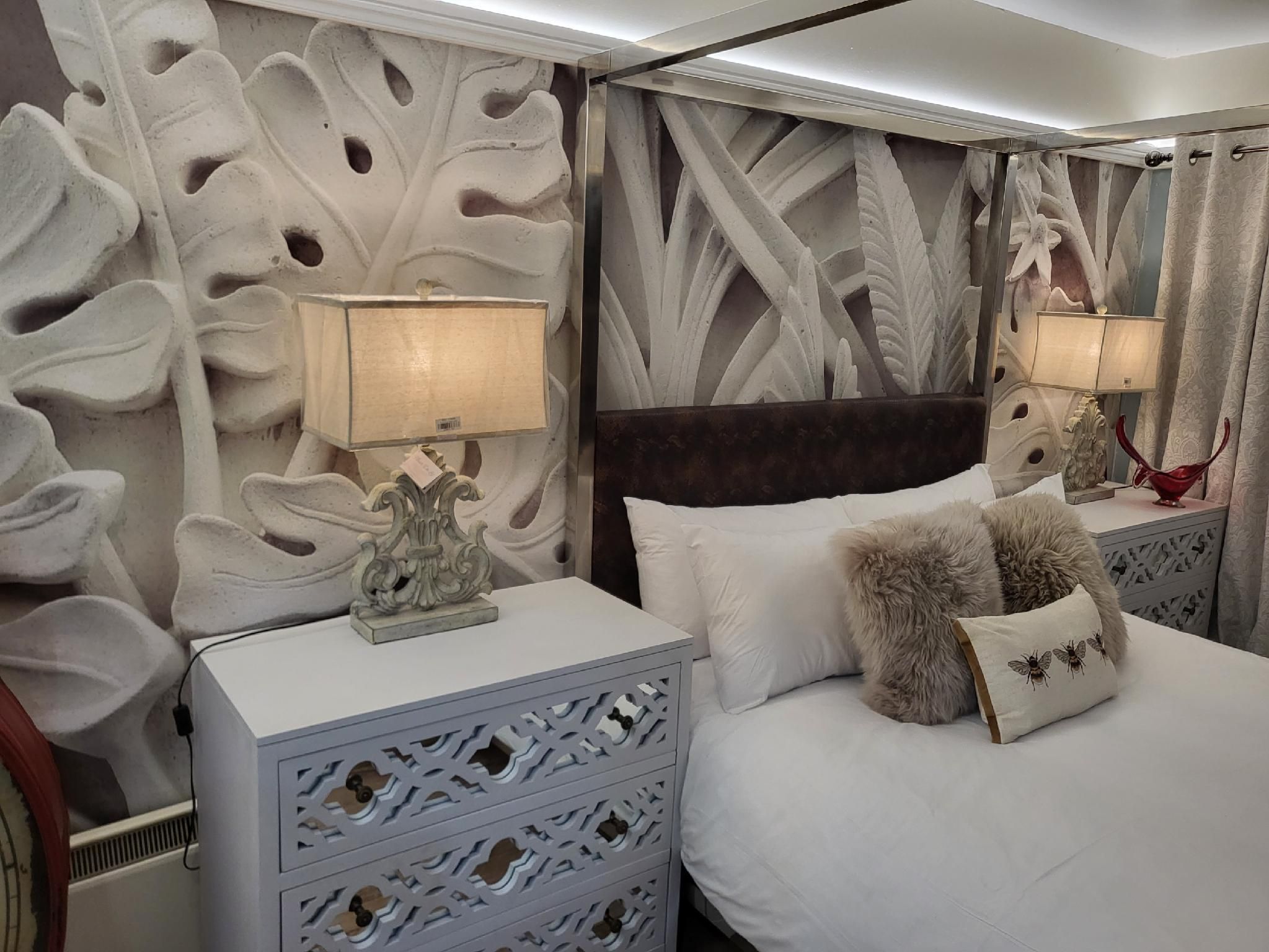 King-Luxury-Private Bathroom-Super king size