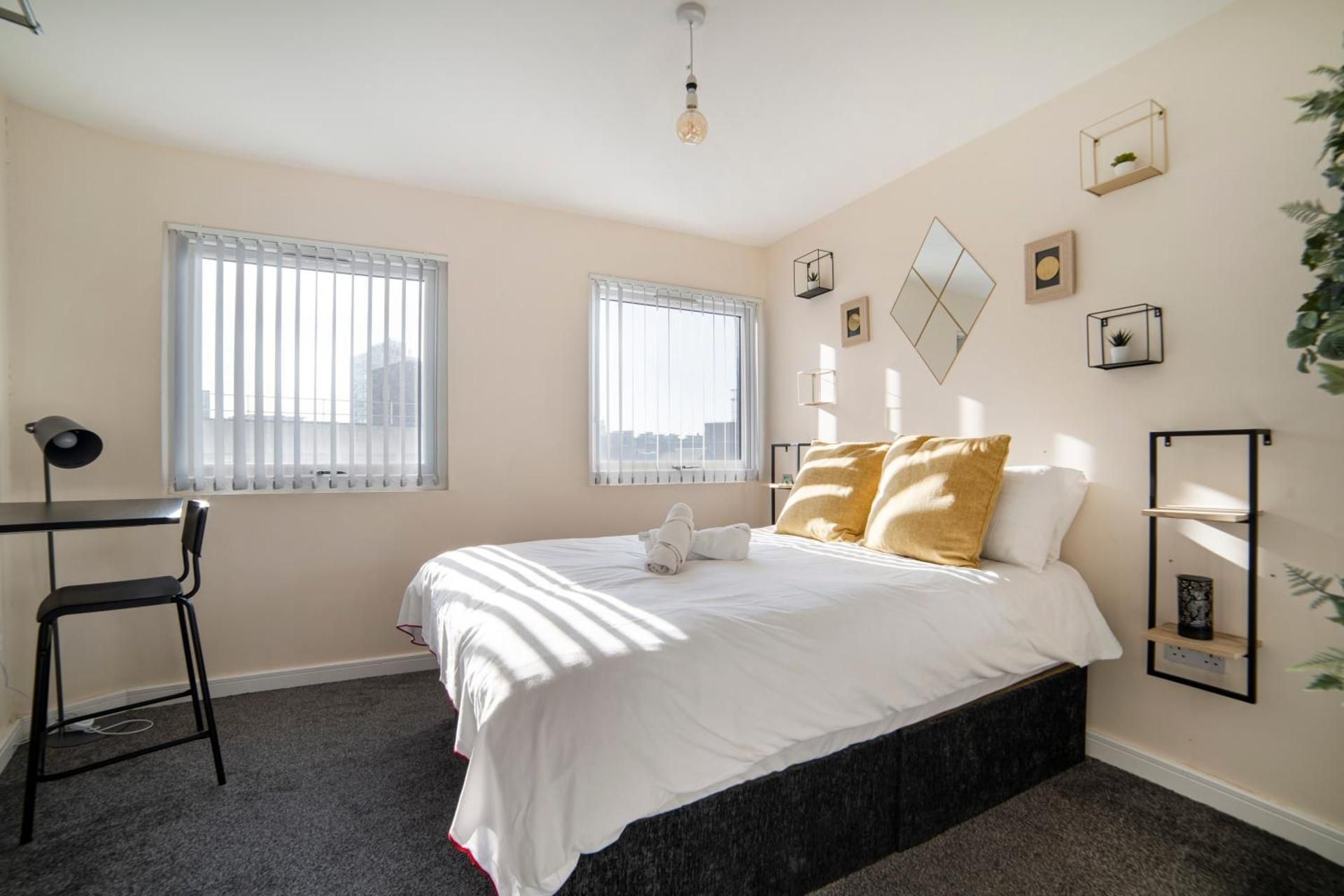 One-Bedroom Apartment with Balcony
