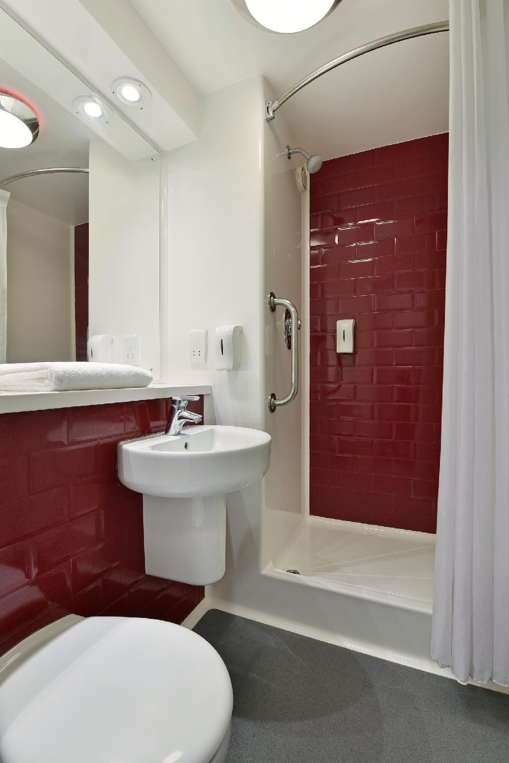 Travelodge Guildford Double Room 3