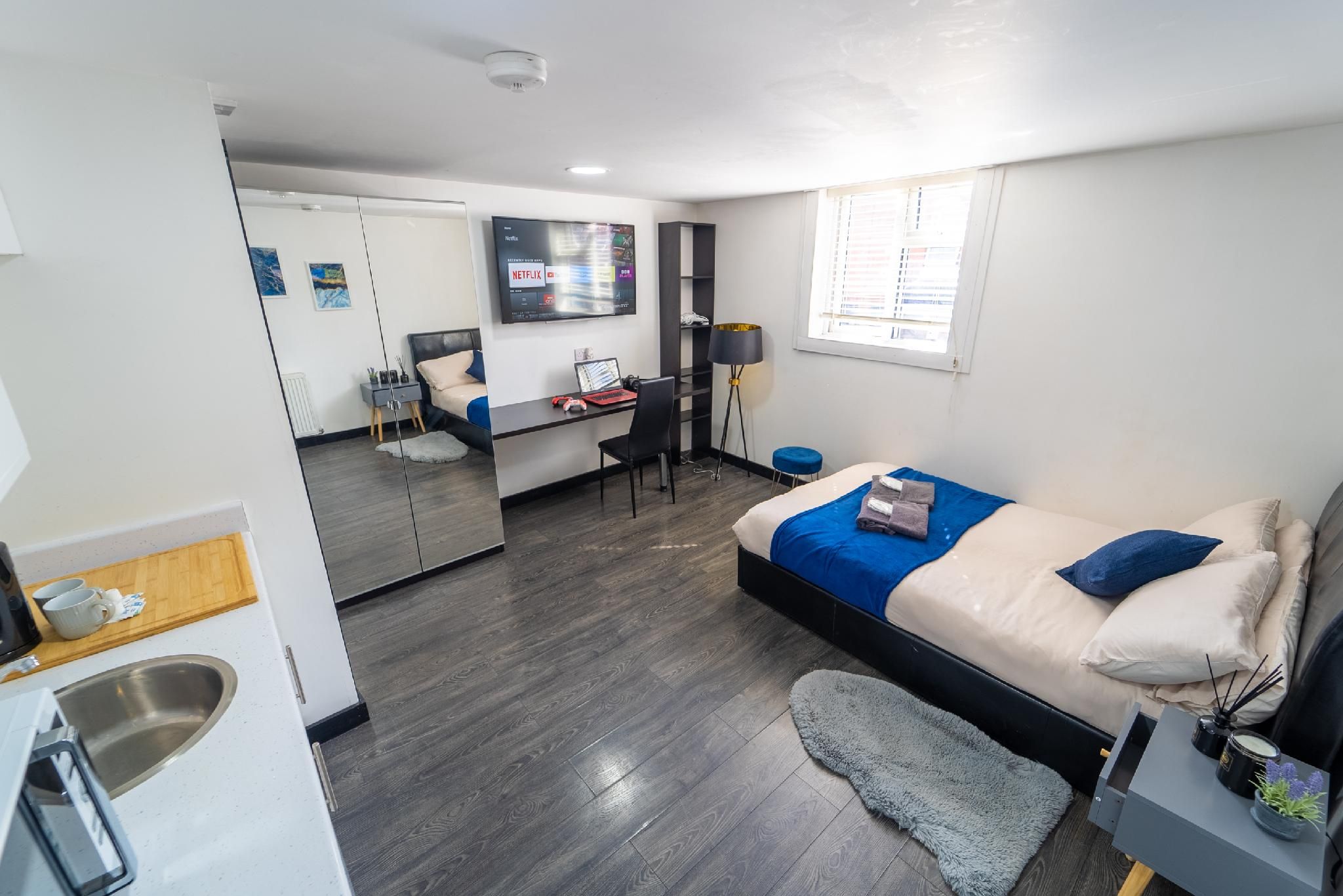 Studio-Large-Ensuite with Shower-Studio 3