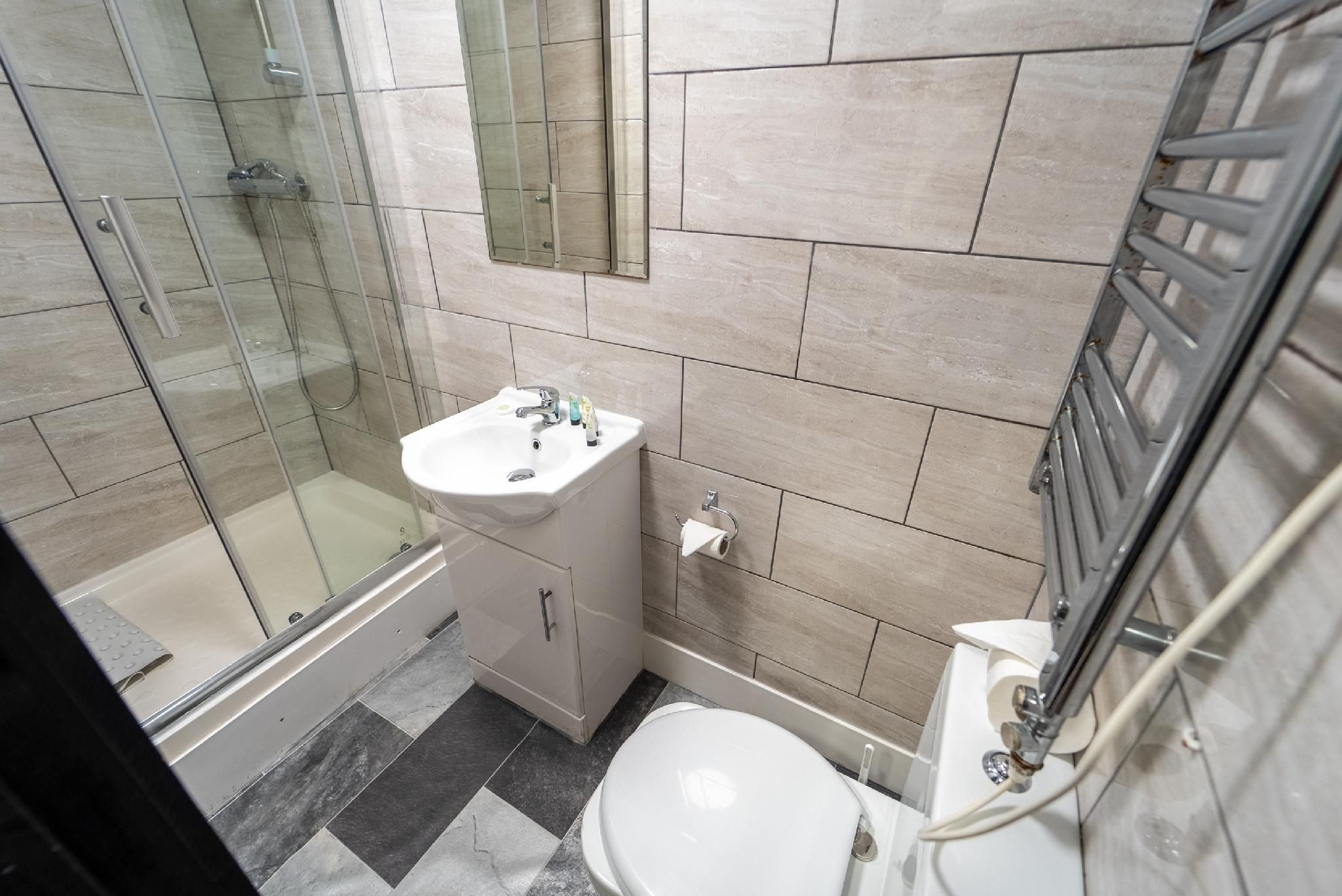 Studio-Standard-Ensuite with Shower-Studio 2
