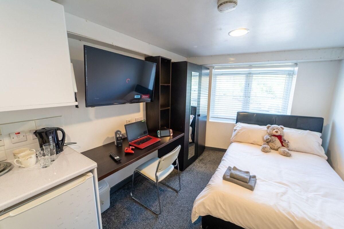 Studio-Standard-Ensuite with Shower-STUDIO 3