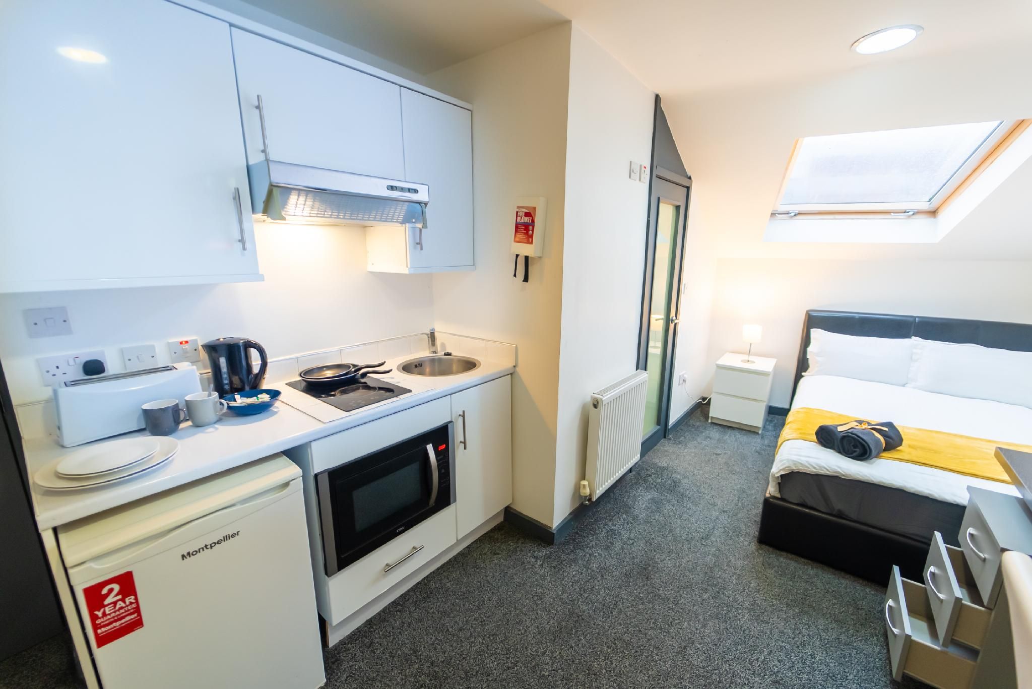Studio-Standard-Ensuite with Shower-Studio 10