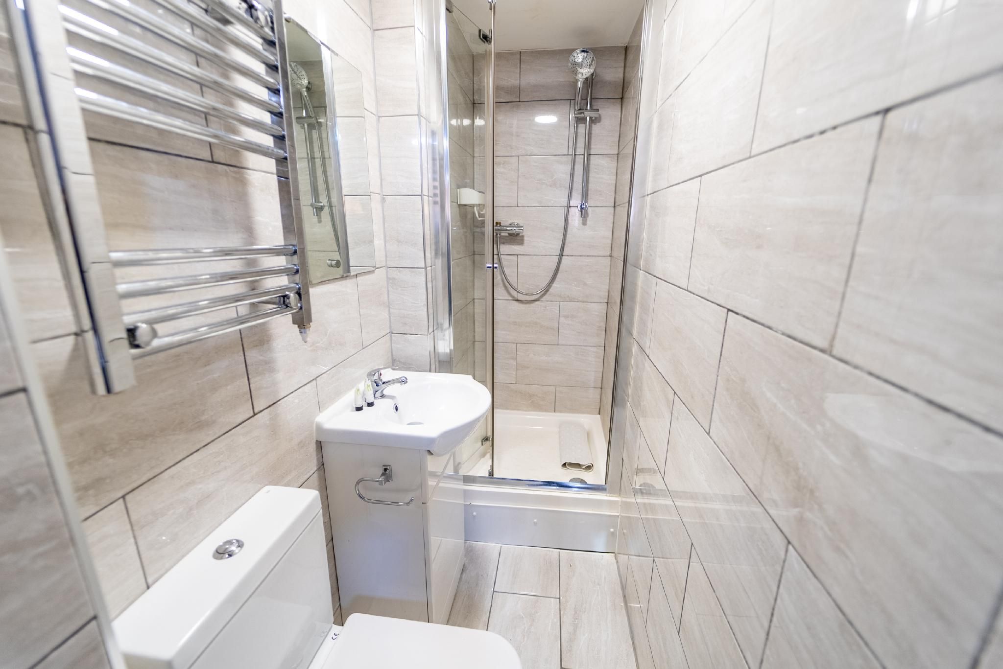Studio-Standard-Ensuite with Shower-Studio 11