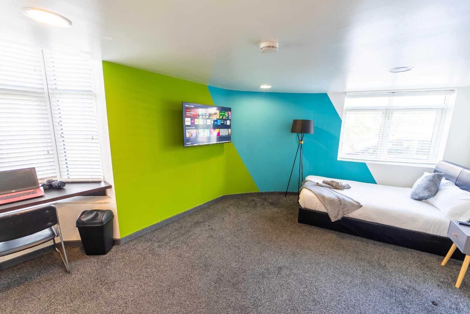 Studio-Large-Ensuite with Shower-Studio 2