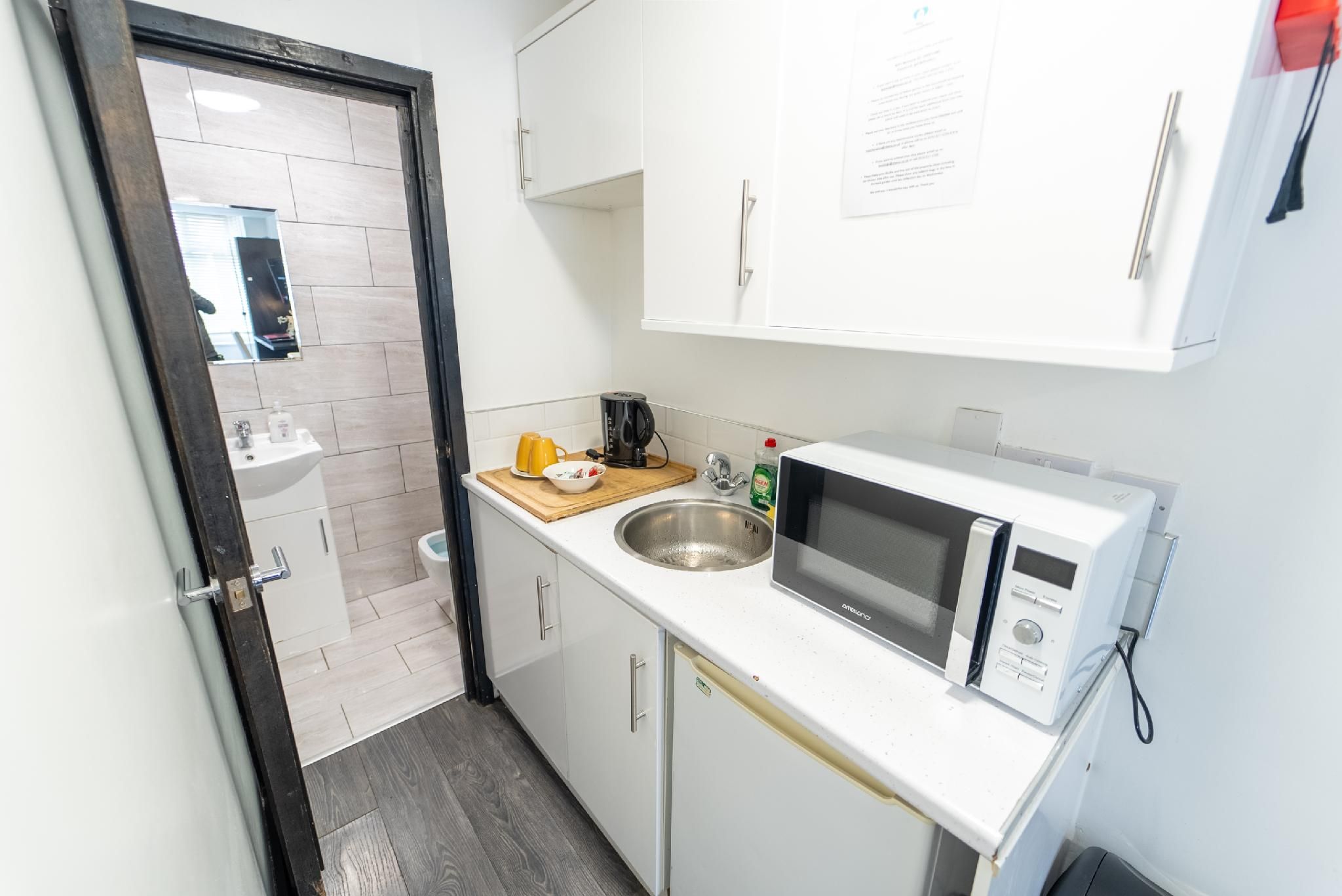 Studio-Standard-Ensuite with Shower-Studio 1