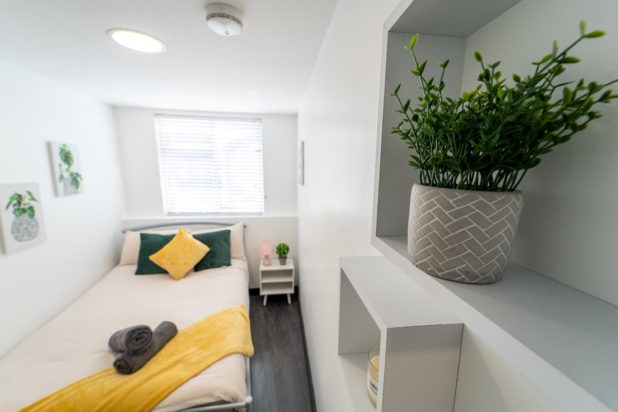 Studio-Standard-Ensuite with Shower-STUDIO 3