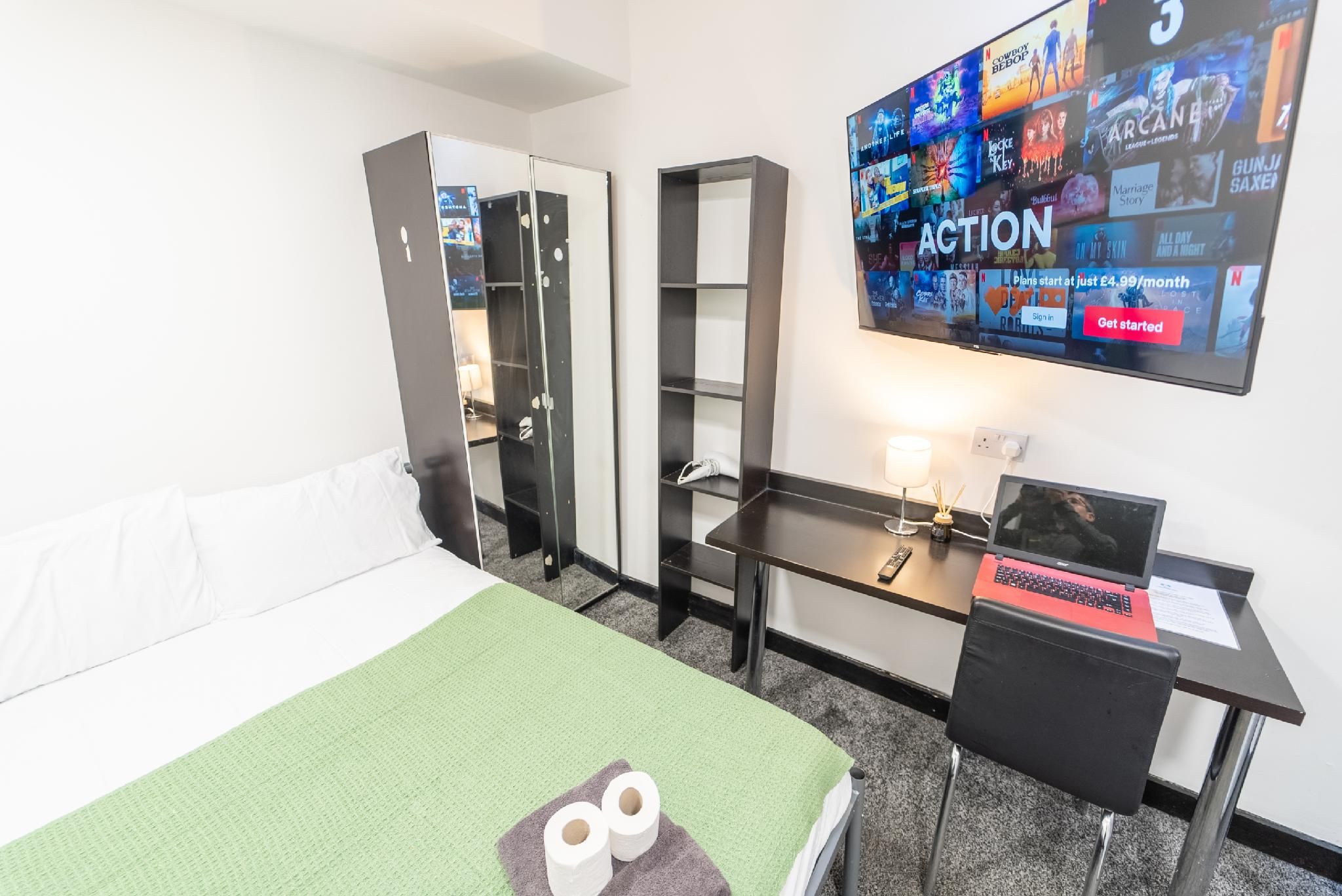 Studio-Standard-Ensuite with Shower-Studio 2