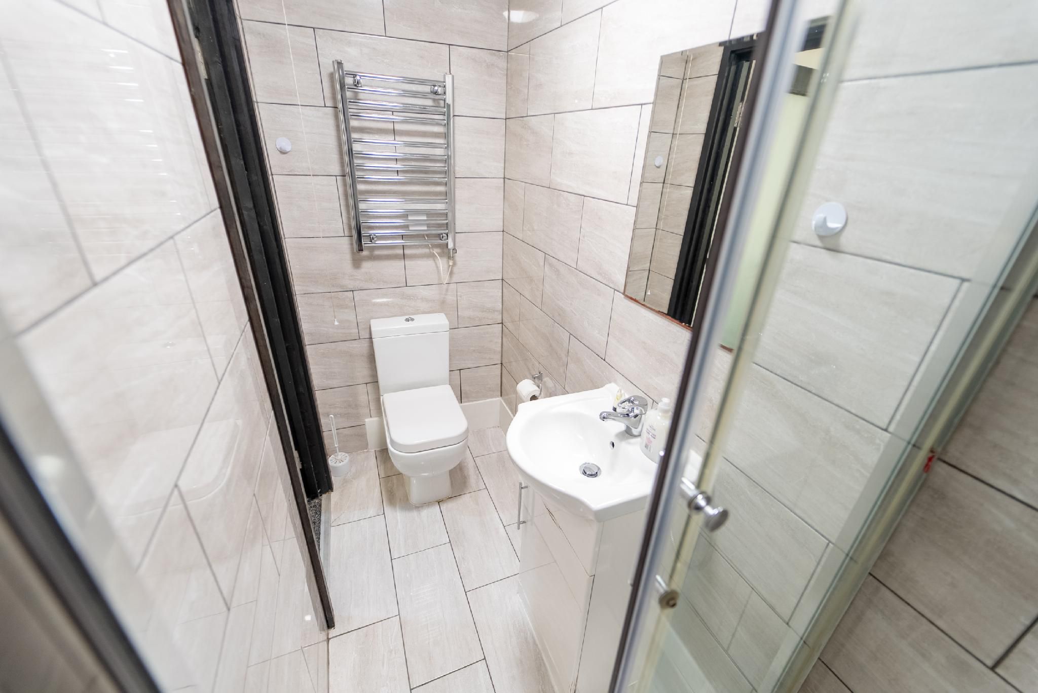 Studio-Standard-Ensuite with Shower-Studio 2
