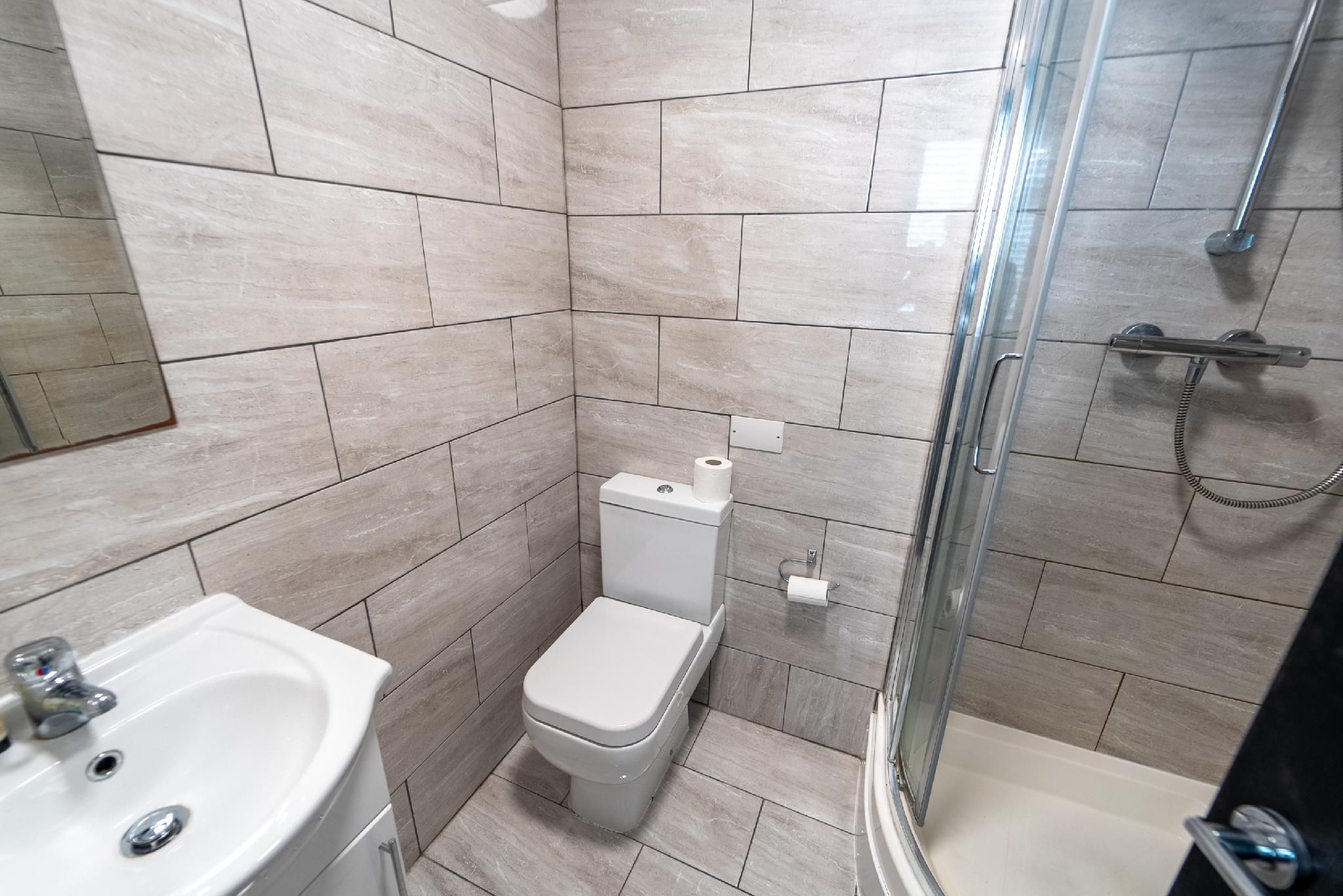 Studio-Standard-Ensuite with Shower-STUDIO 3