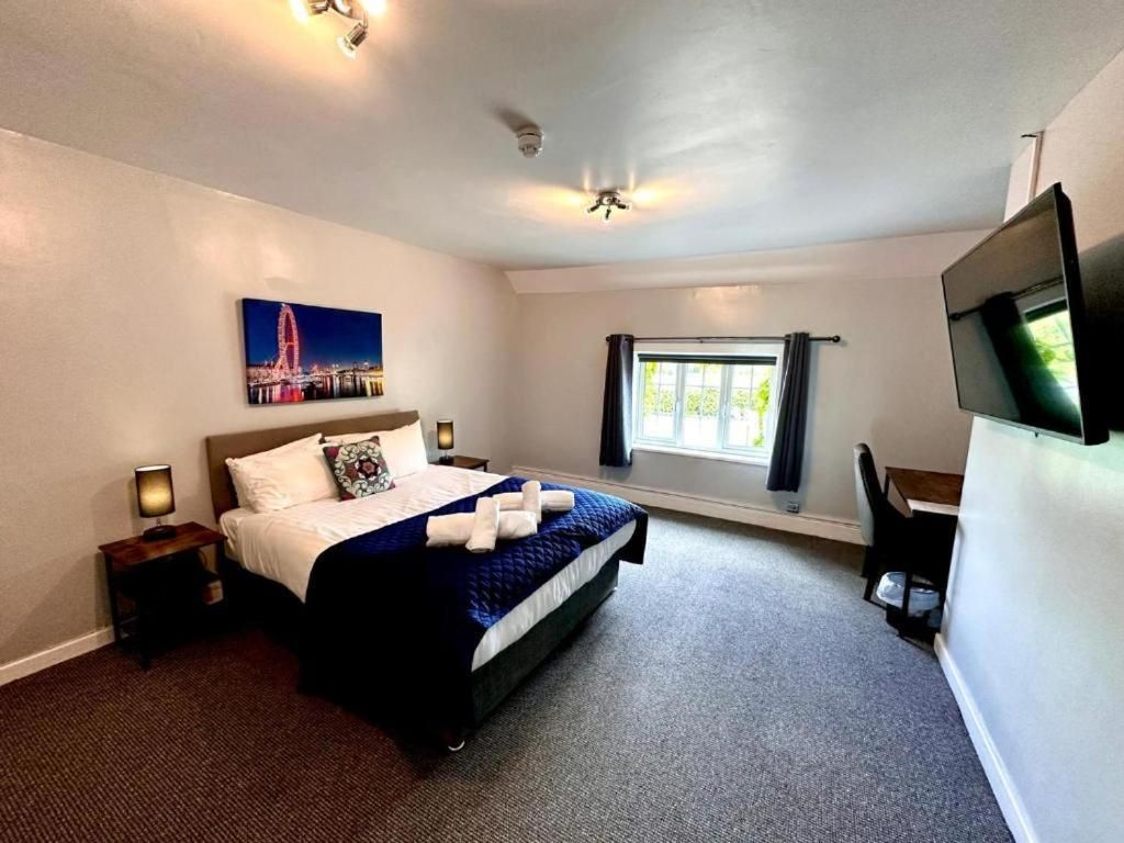 Standard Single Room- Shared Bathroom