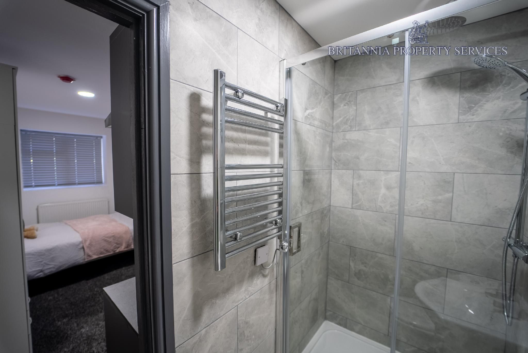Studio-Standard-Ensuite with Shower-Studio 2