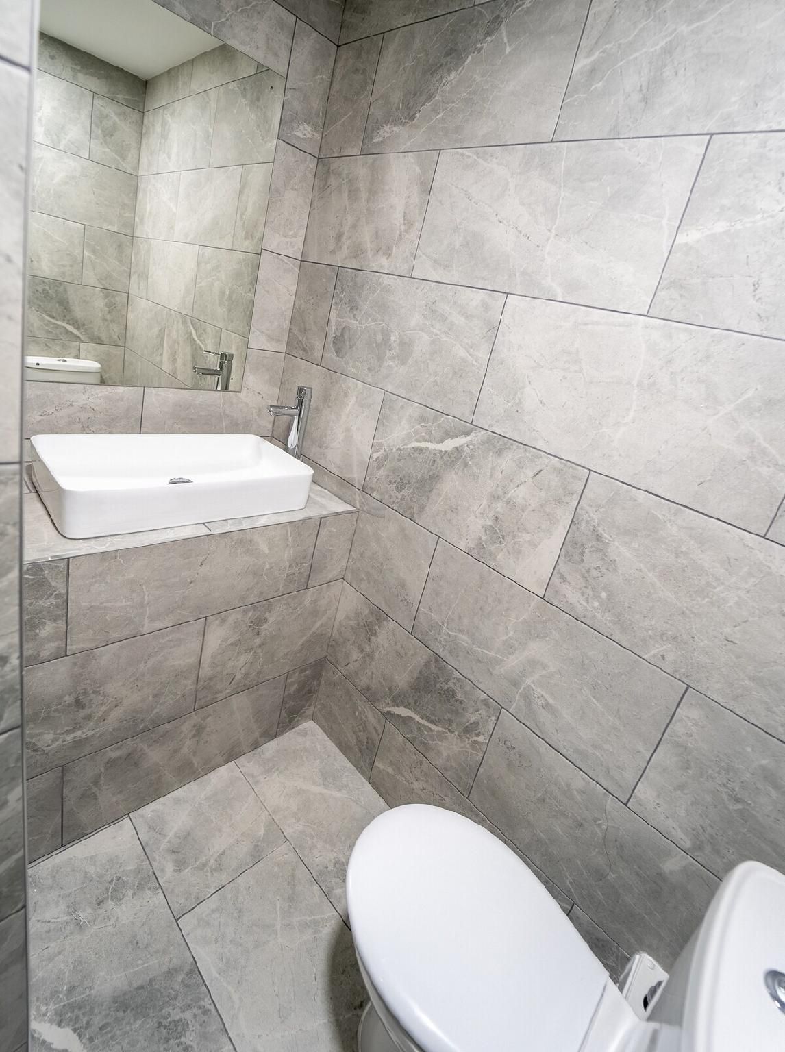 Studio-Large-Ensuite with Shower-Studio 9