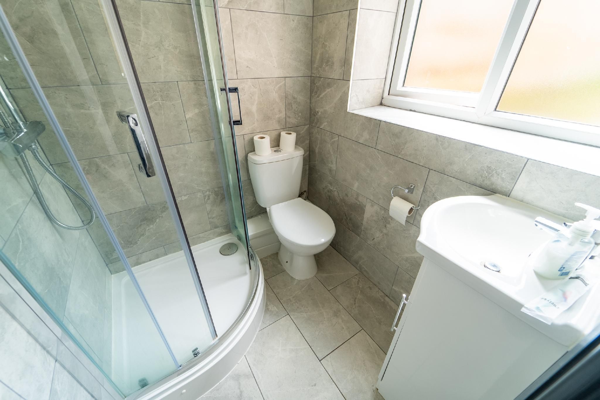Studio-Standard-Ensuite with Shower-STUDIO 3