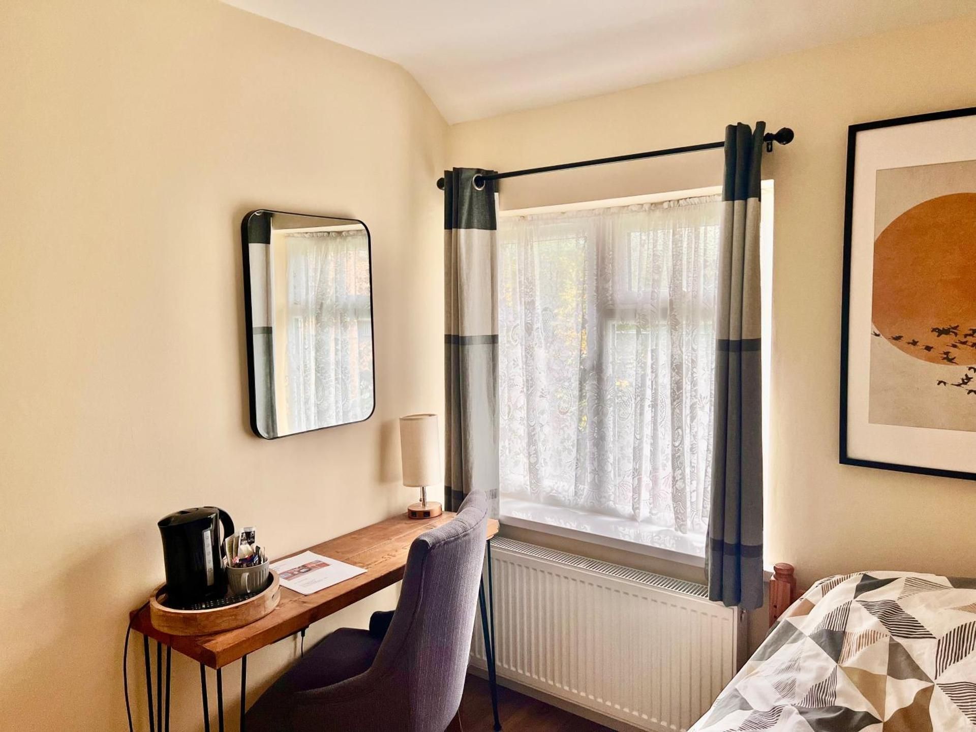 Guest House Rooms Birmingham Economy Single Room 3