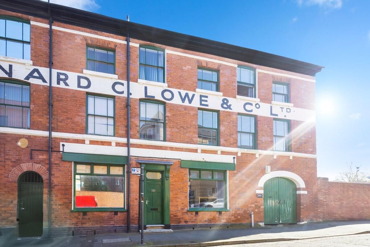 Stylish Studio Retreat in Birmingham City Centre