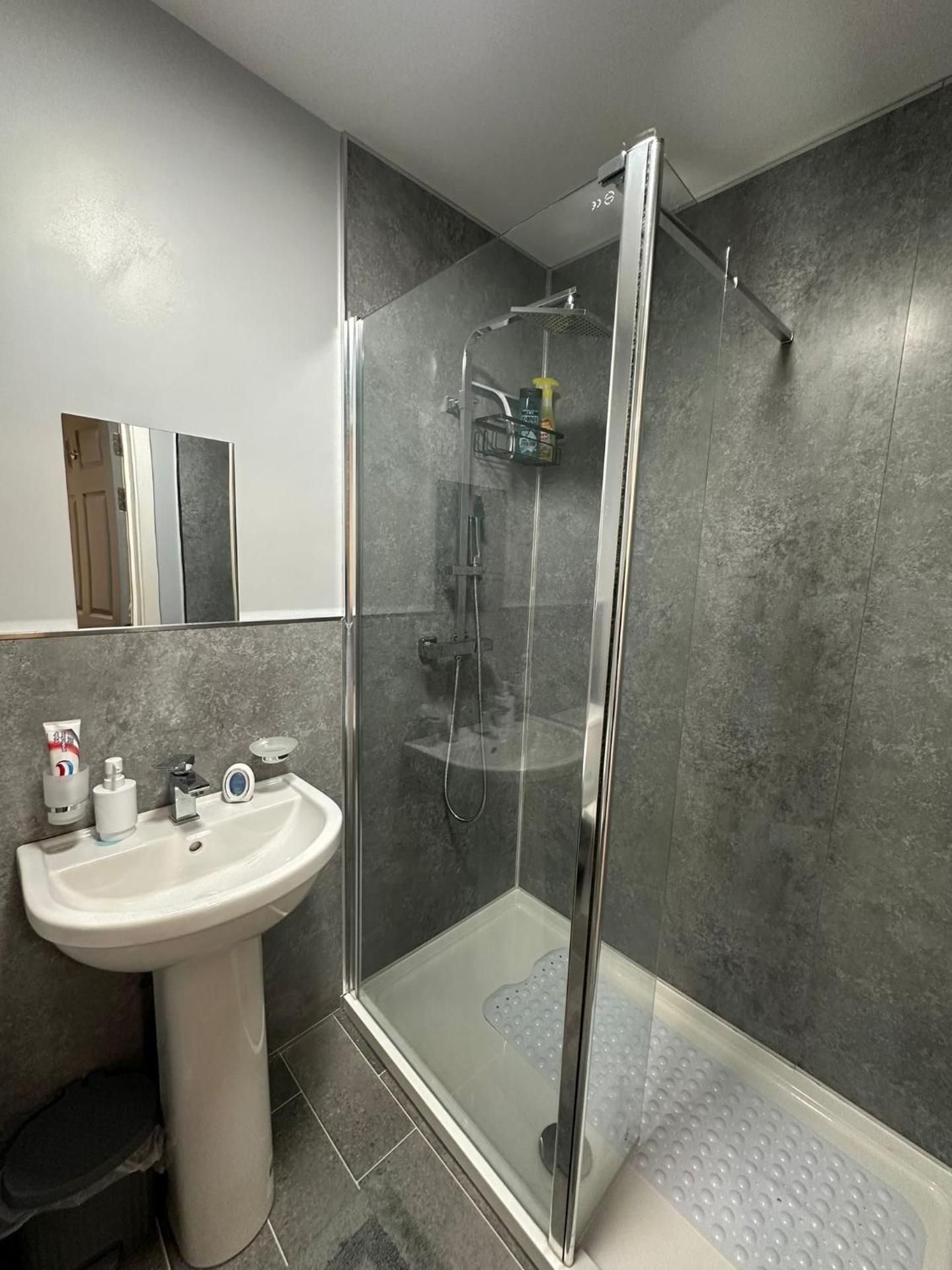 Twin Room with Private Bathroom