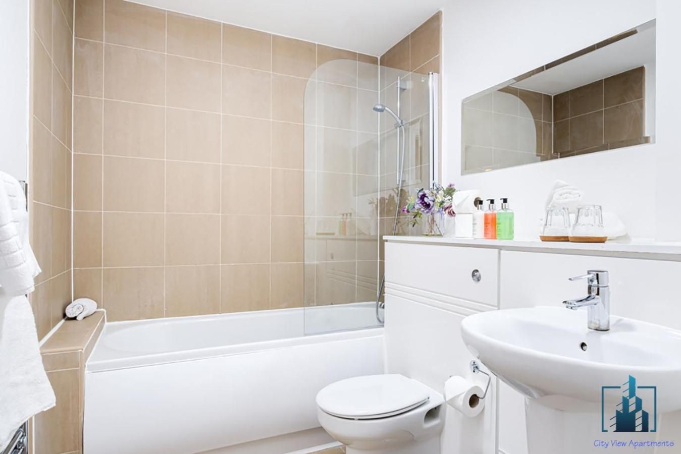 Birmingham City Centre City View Apartments Central very close to Bullring Deluxe Double Room 2