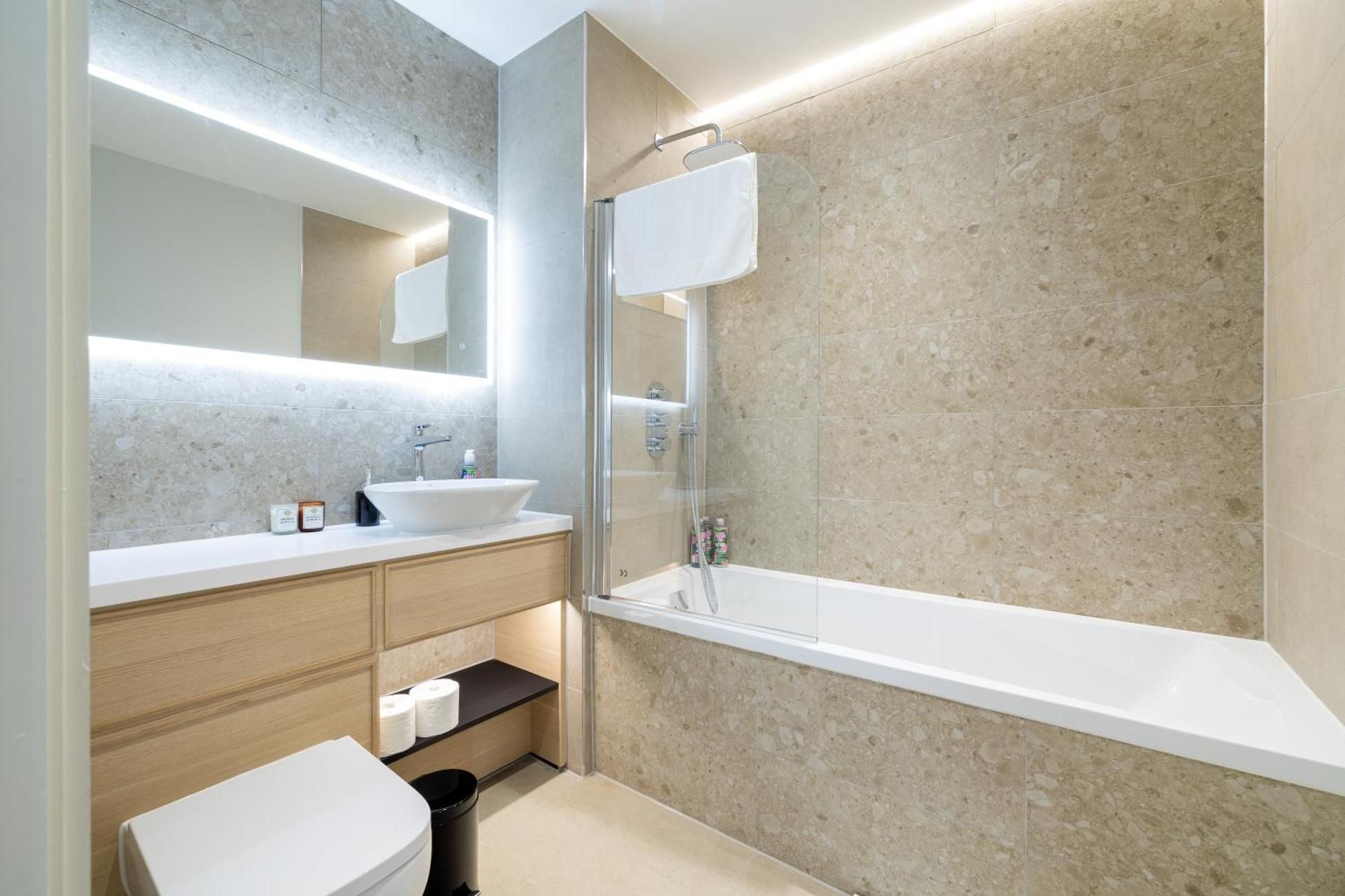 Classic Penthouse One-Bedroom Apartment