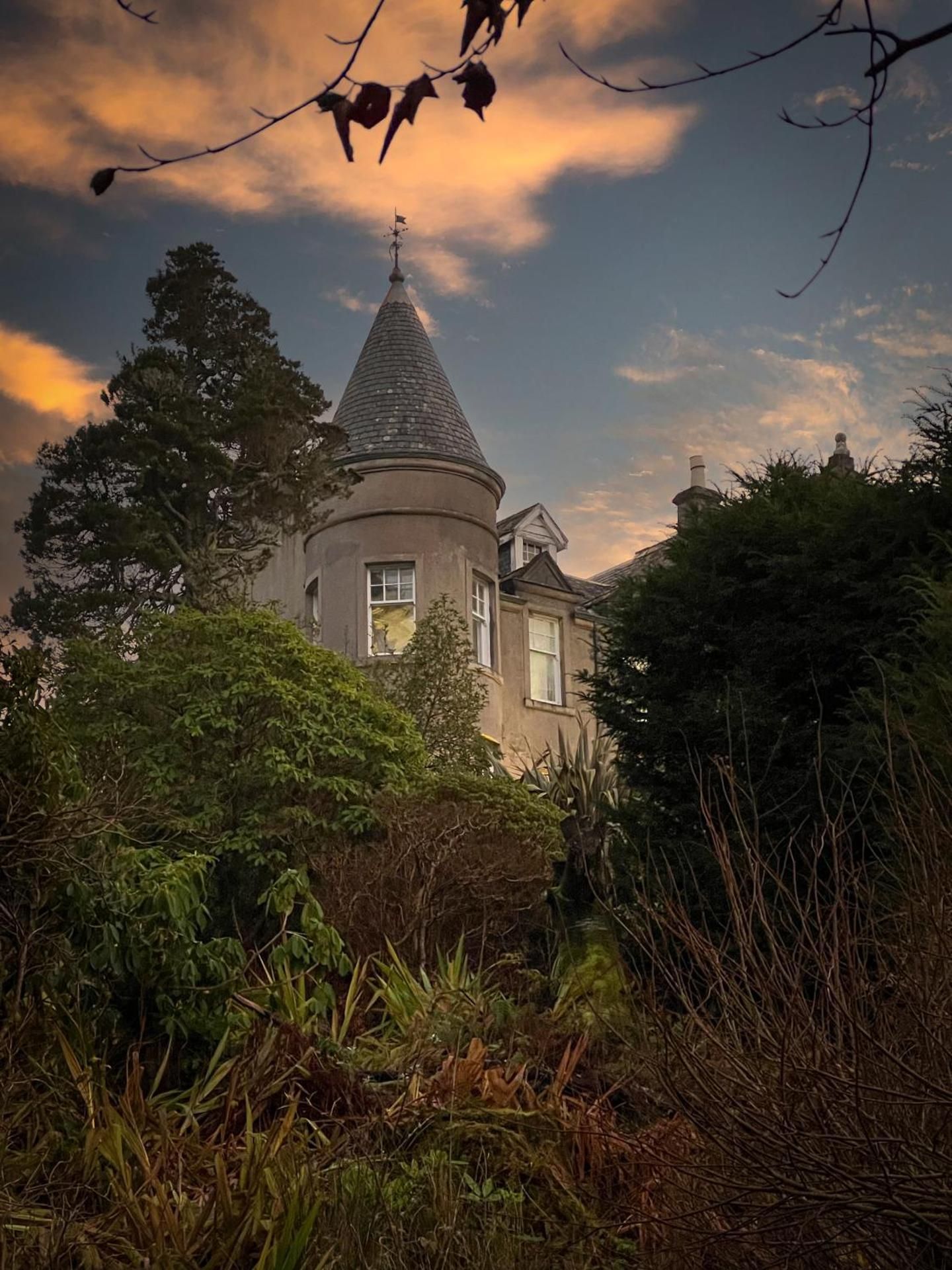 Glencruitten House