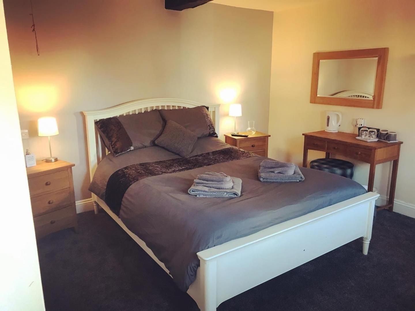 The Swan Inn Newport King Room - Disability Access