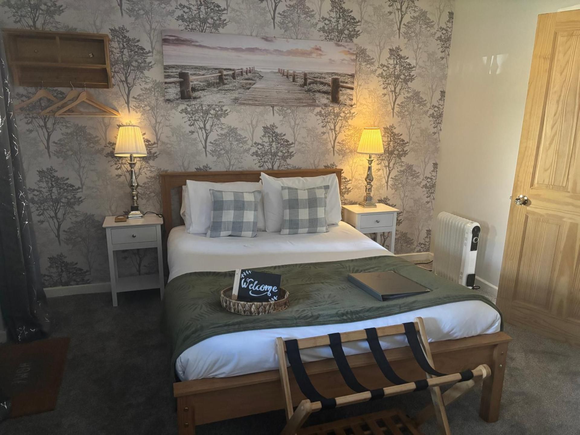 Deluxe Double Room with Shower