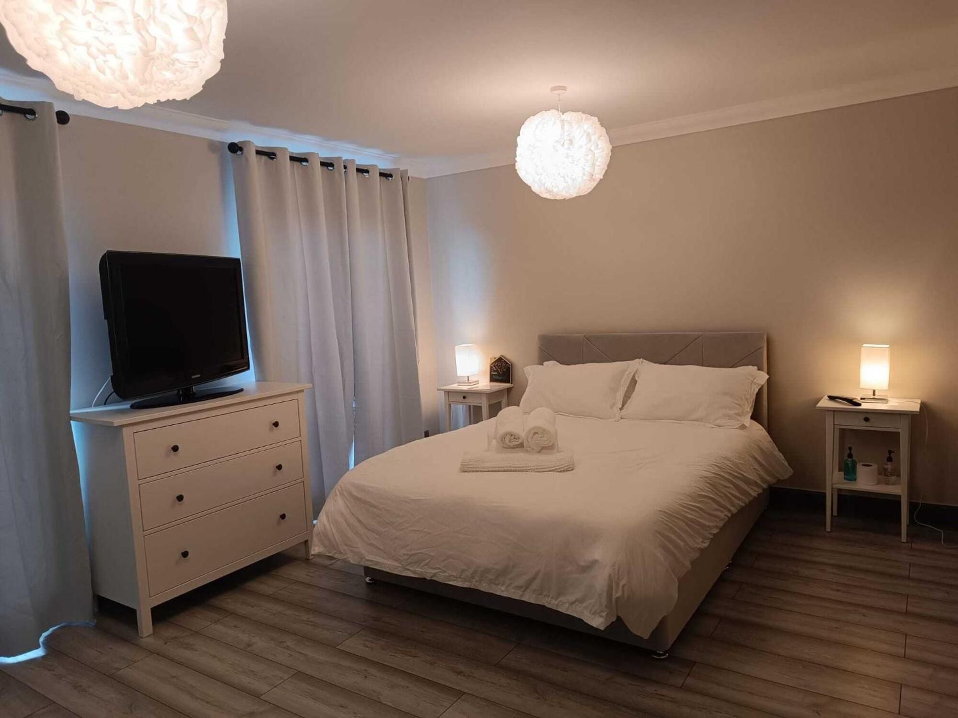 Woodgrove Holiday Homes Standard Double Room with Shared Bathroom 3