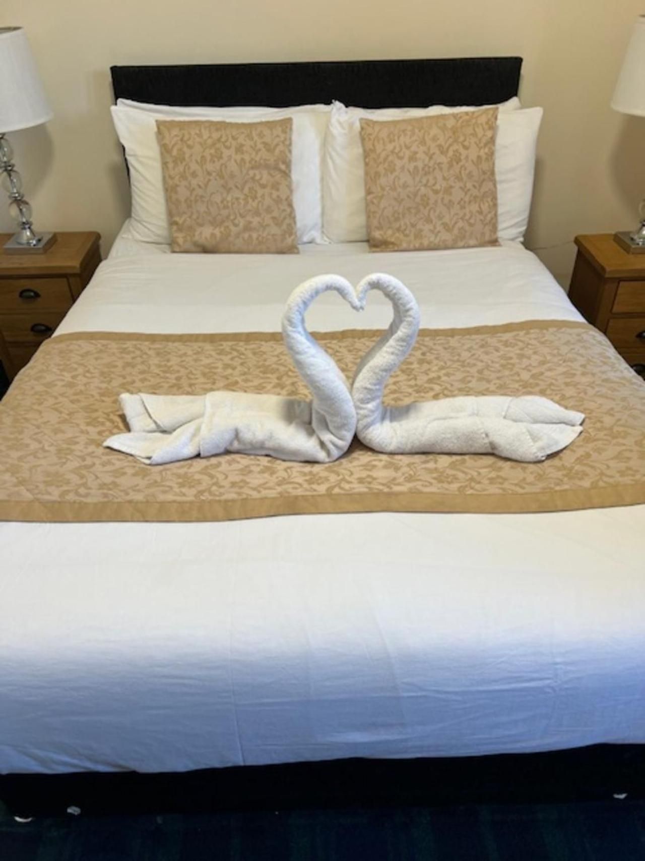 Basic Single Room with Shared Bathroom