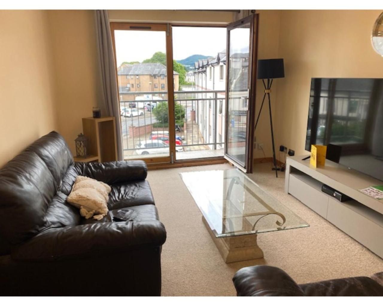 Apartment with Shower